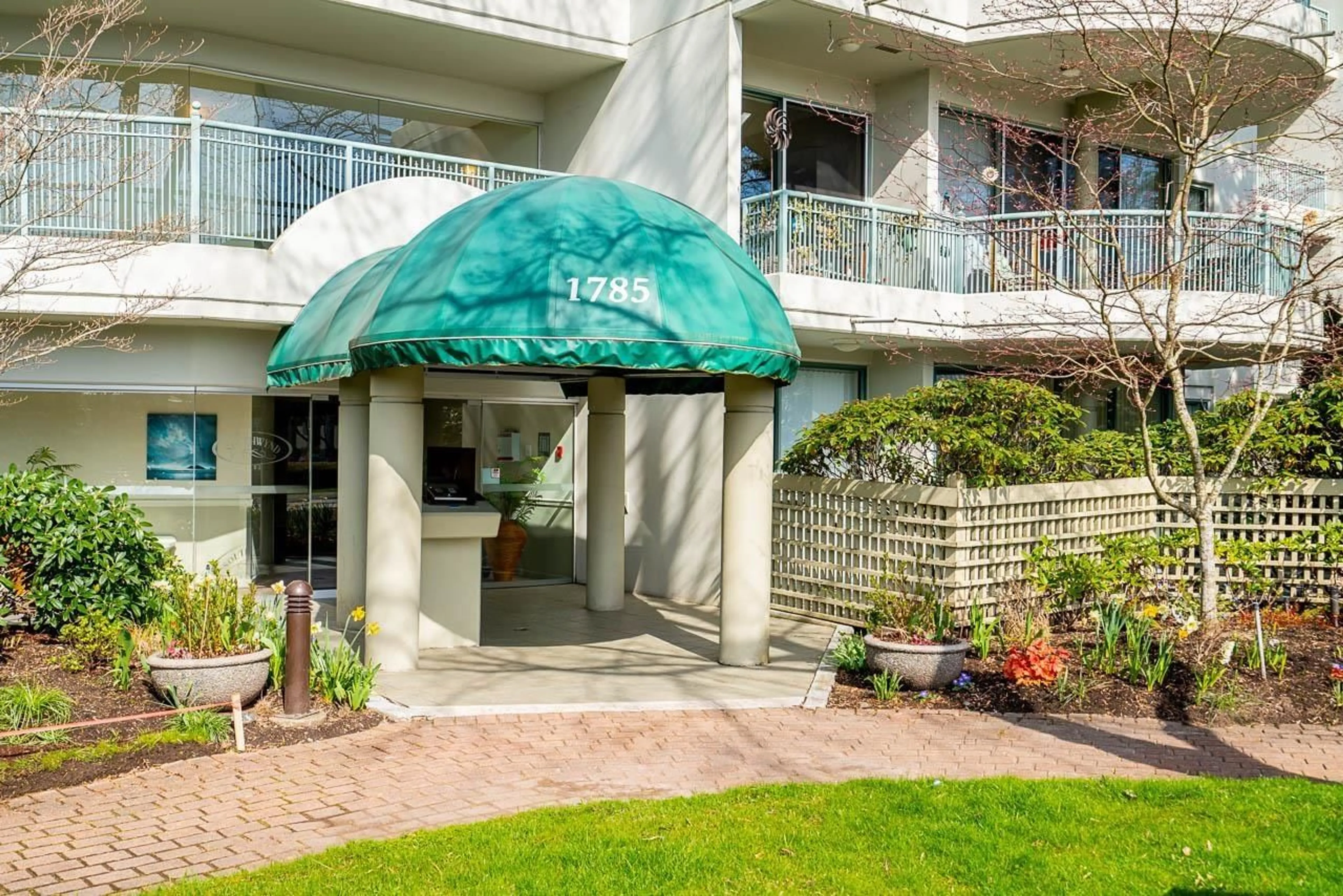 Patio, unknown for 112 - 1785 MARTIN, Surrey British Columbia V4A9T5