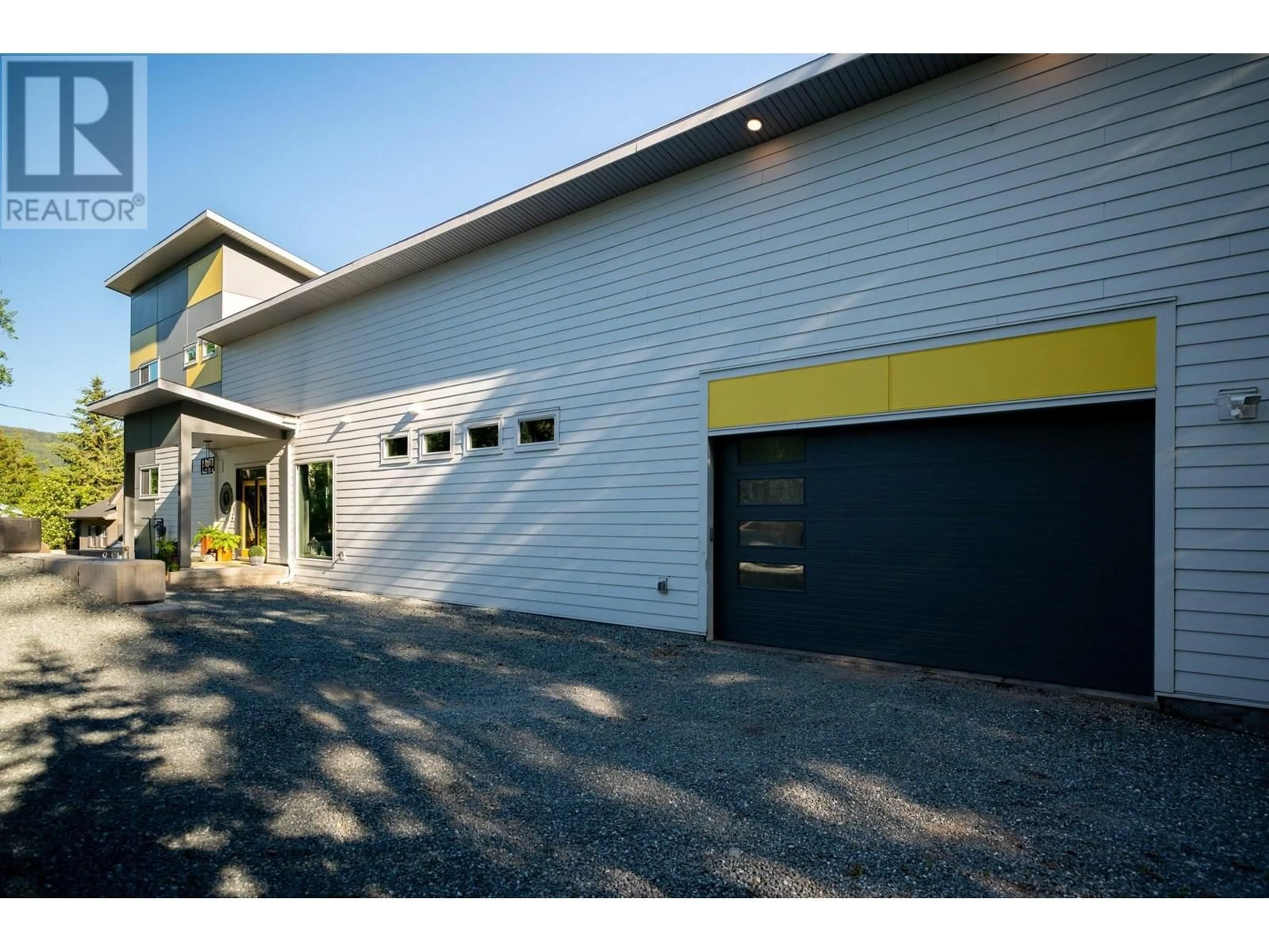 Indoor garage for 140 RONDANE CRESCENT, Prince George British Columbia V2N6W3