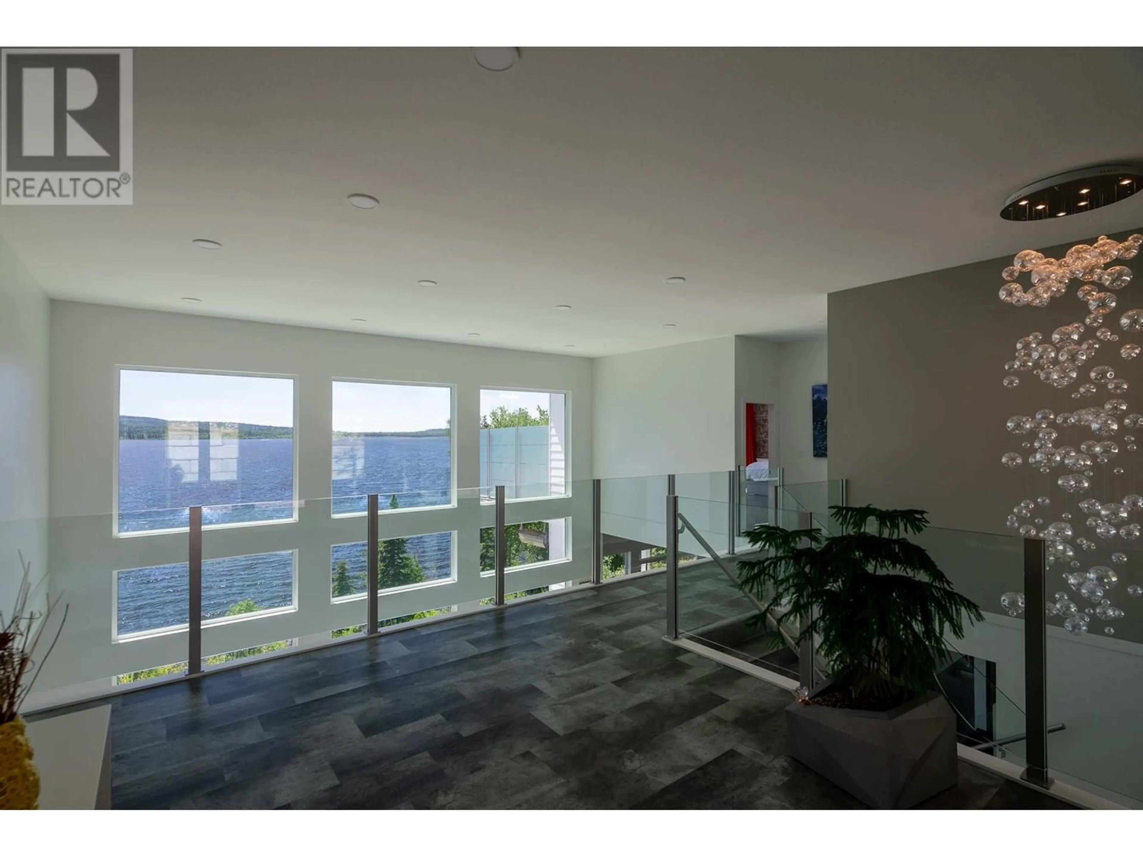 Indoor foyer for 140 RONDANE CRESCENT, Prince George British Columbia V2N6W3