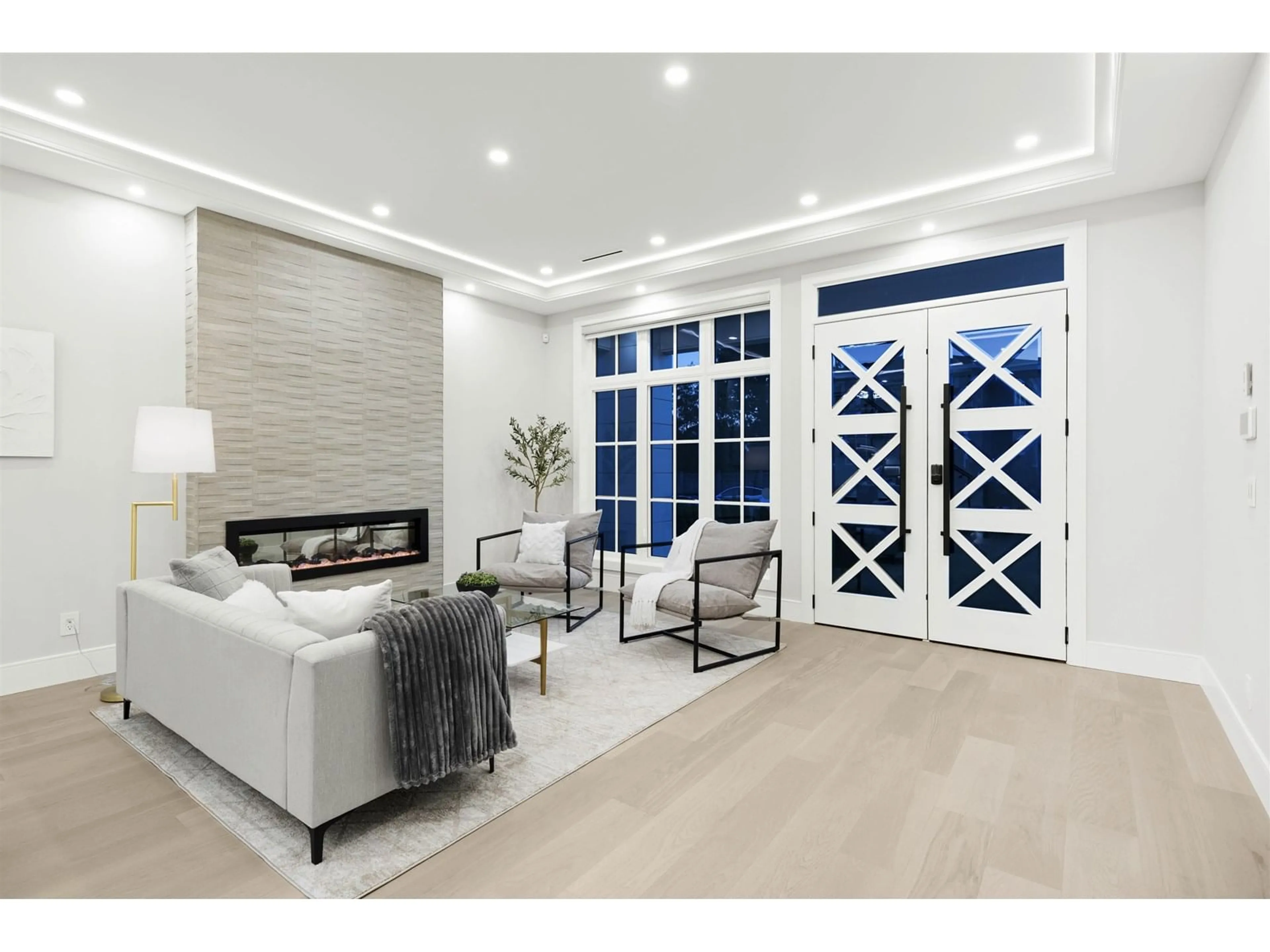 Indoor entryway for 2096 BOWLER, Surrey British Columbia V4A5A3
