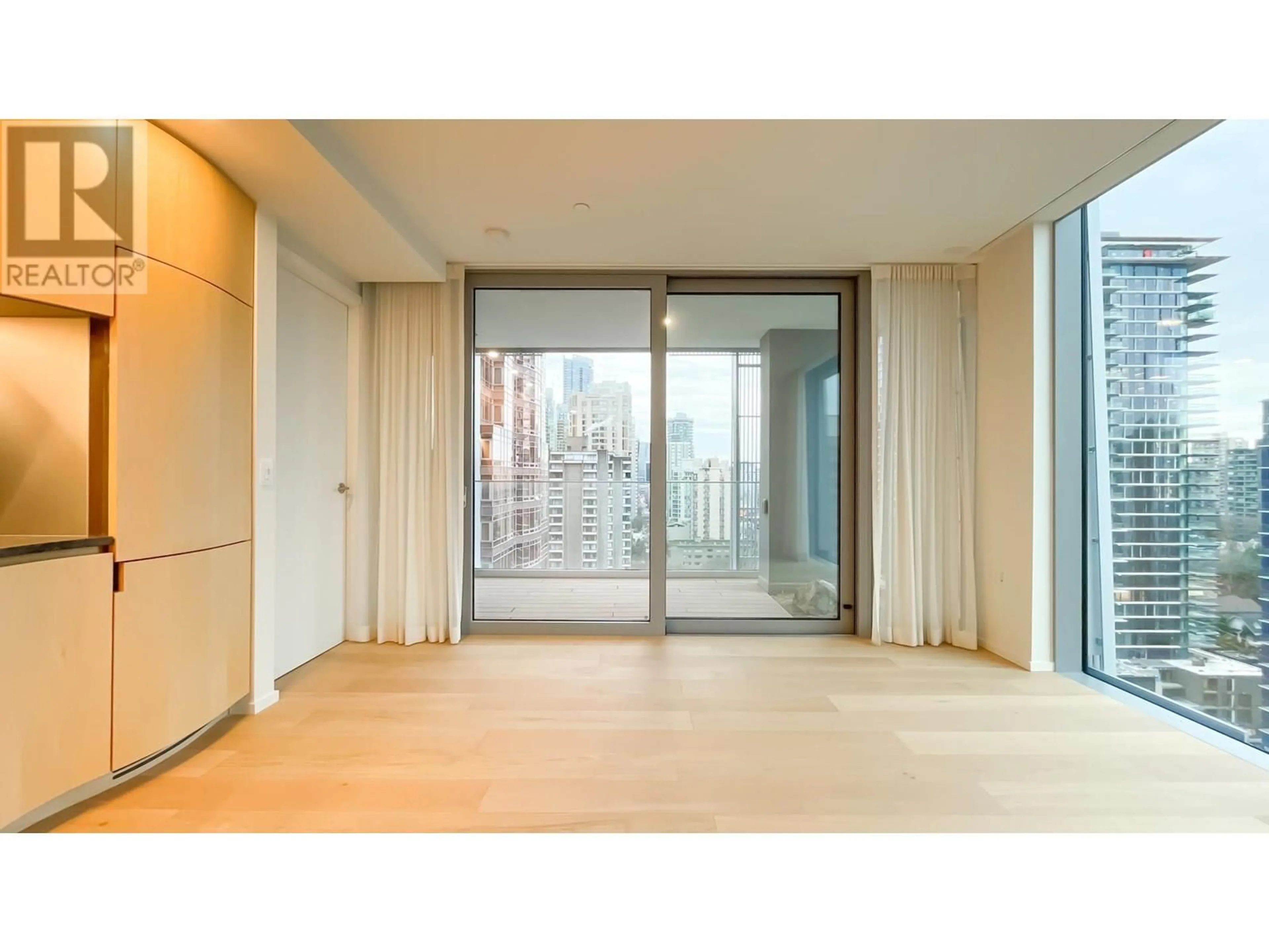 Indoor foyer for 1904 - 1568 ALBERNI STREET, Vancouver British Columbia V6G1A5