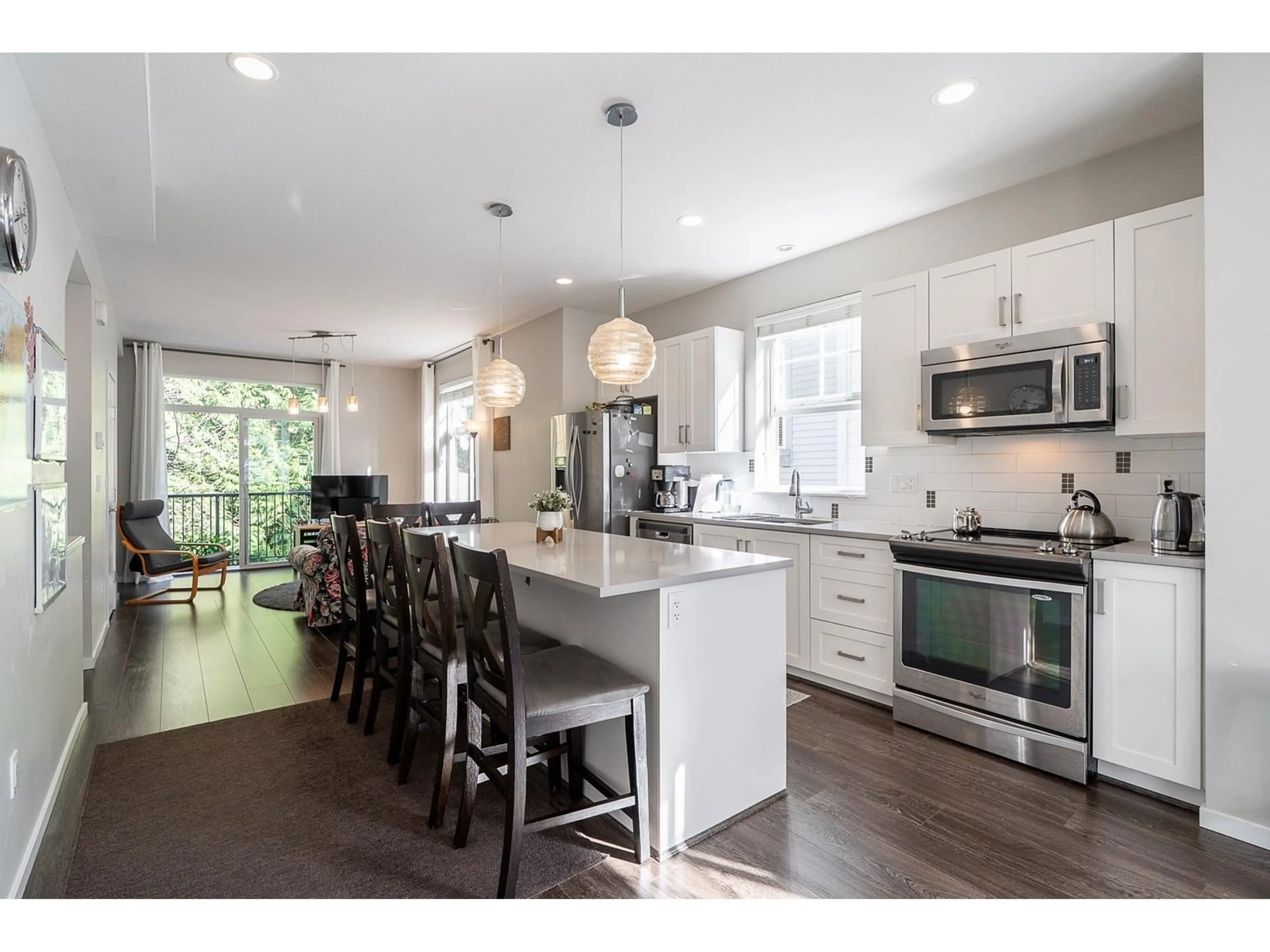 Open concept kitchen, wood/laminate floor for 62 - 5858 142, Surrey British Columbia V3X0H2