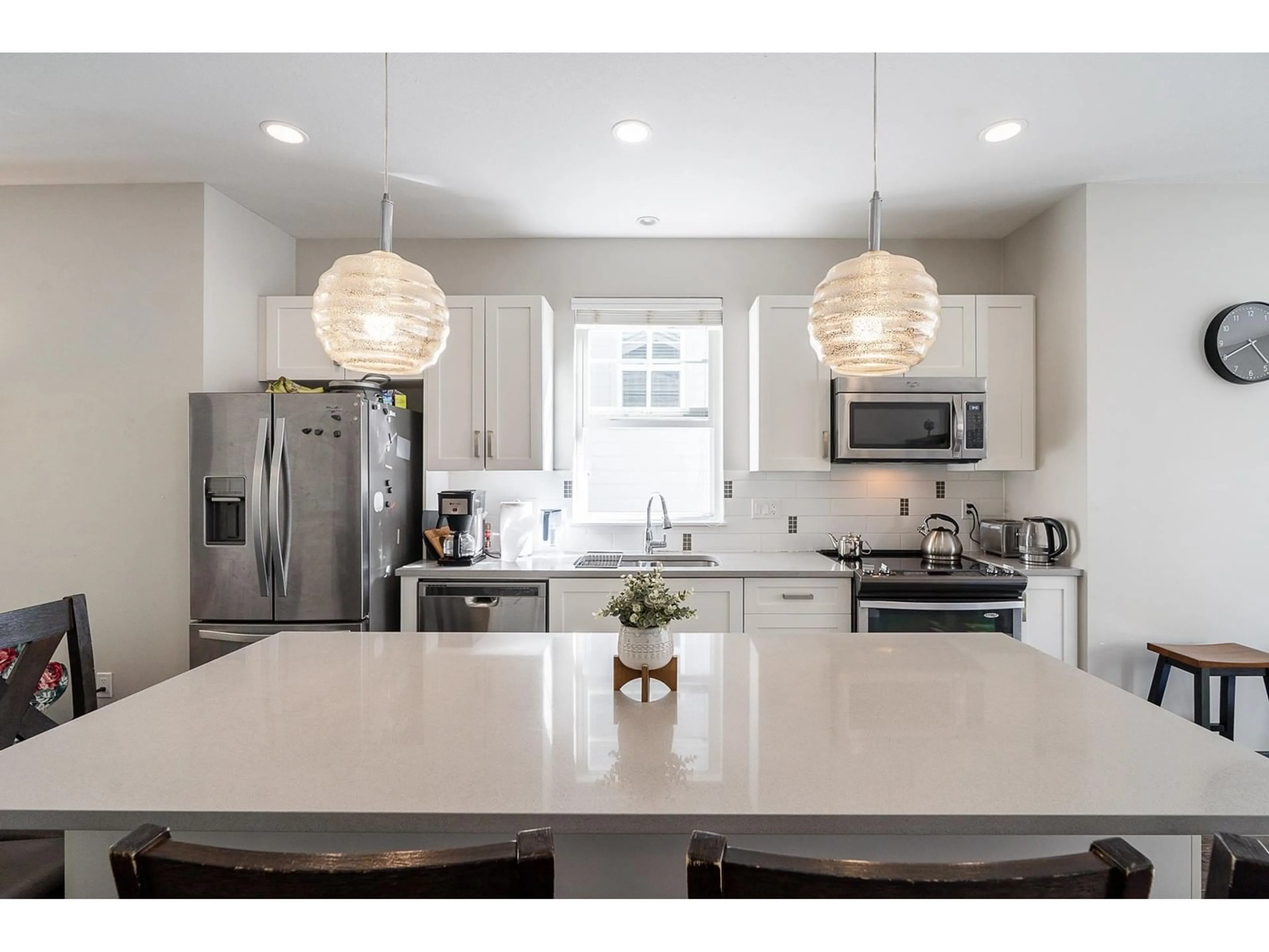 Open concept kitchen, unknown for 62 - 5858 142, Surrey British Columbia V3X0H2