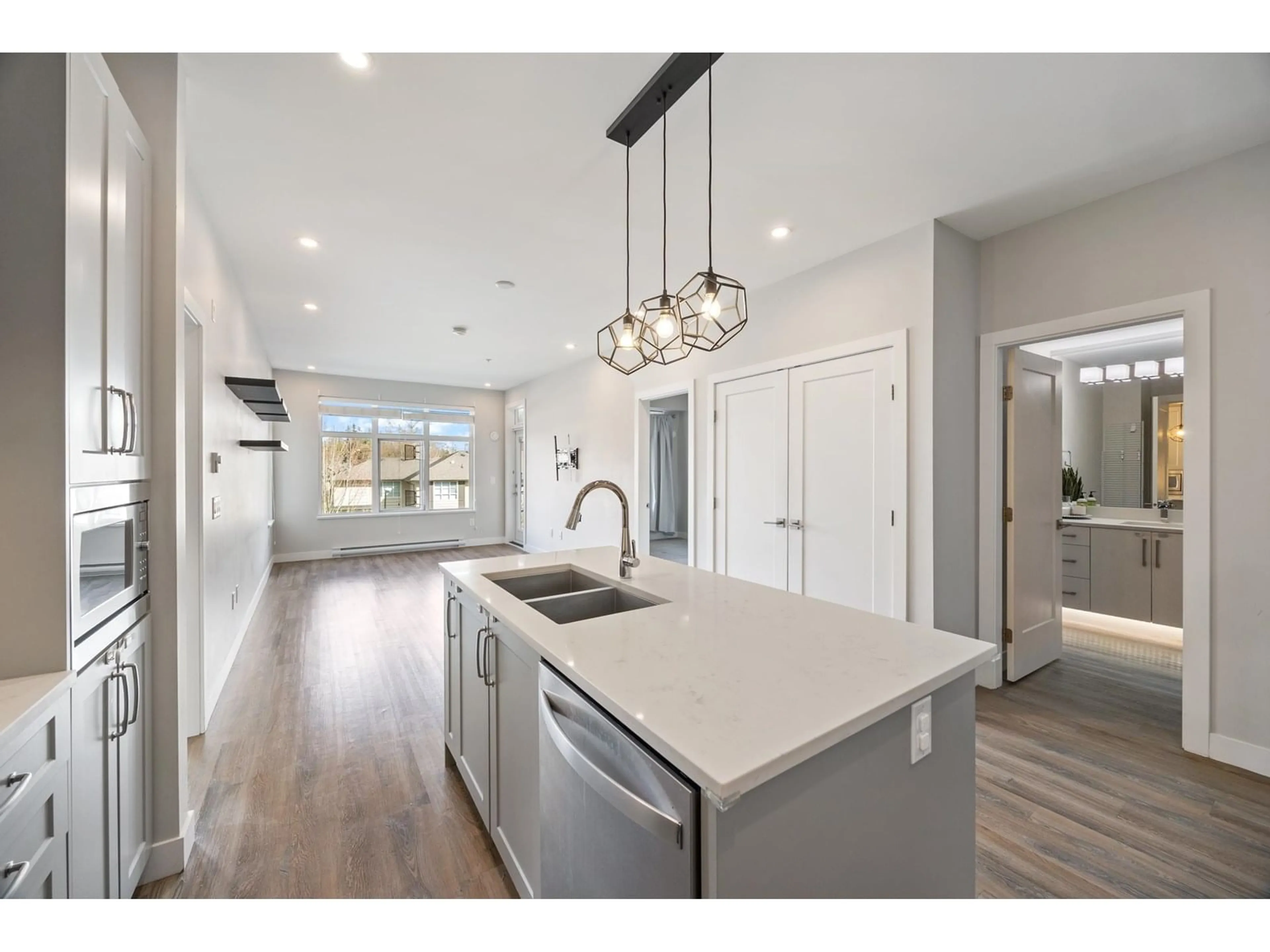 Open concept kitchen, unknown for 412 - 15436 31, Surrey British Columbia V3Z1H3