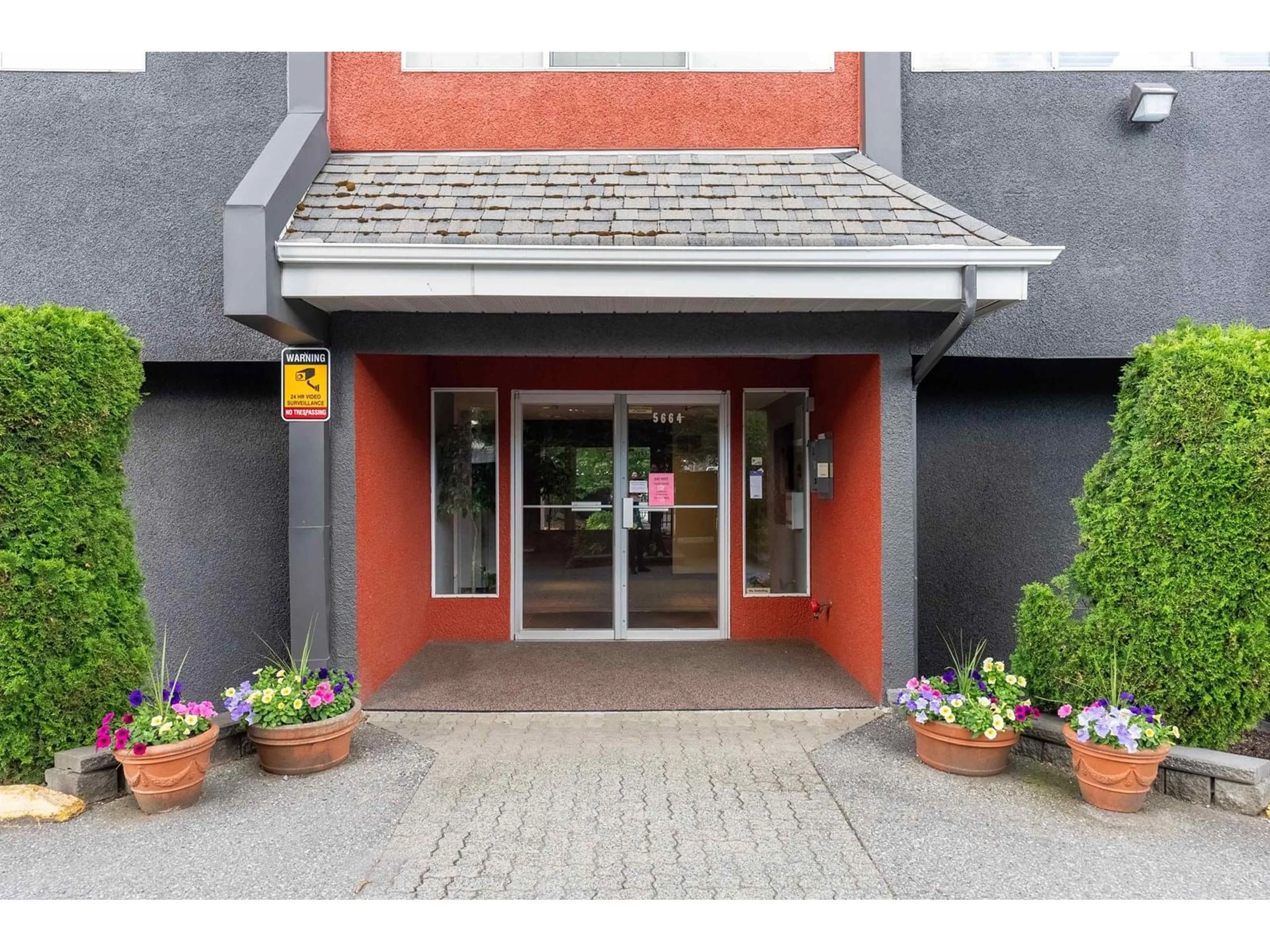 Indoor foyer for 308 - 5664 200, Langley British Columbia V3A1M8
