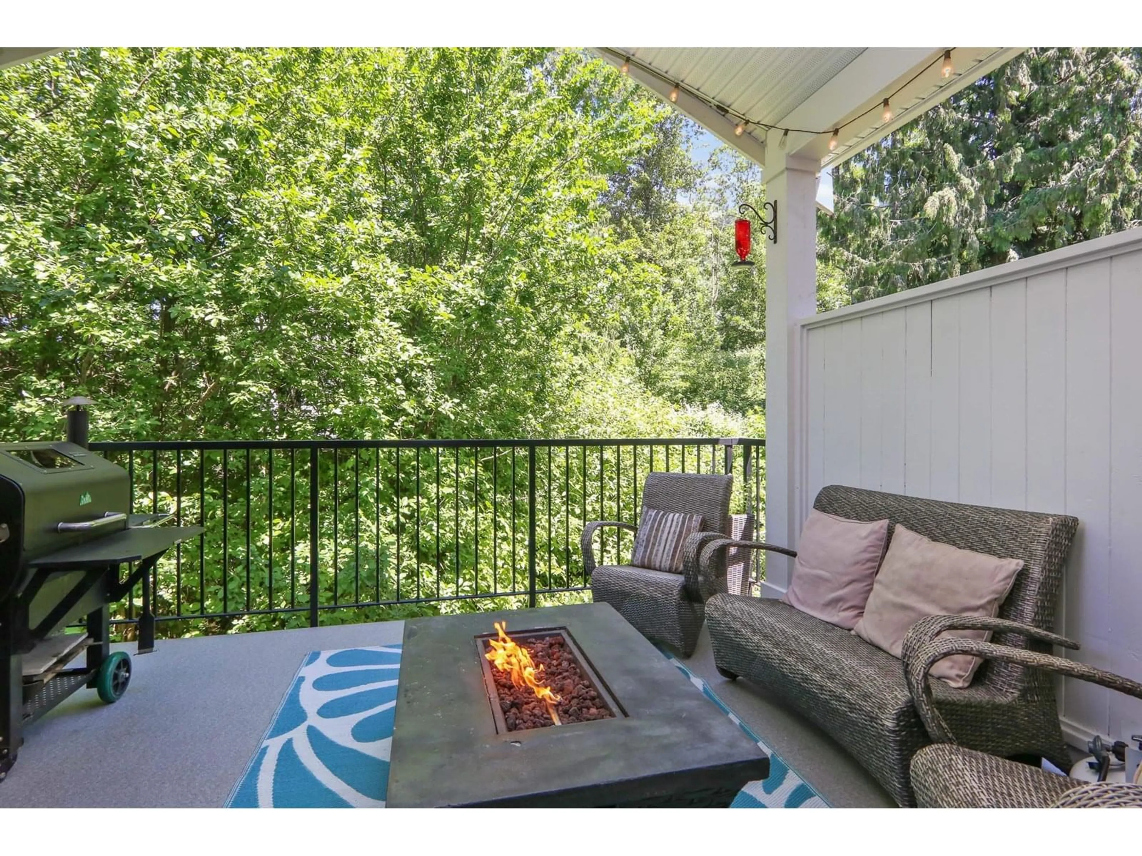Patio, unknown for B - 46981 RUSSELL ROAD, Chilliwack British Columbia V2R4V7
