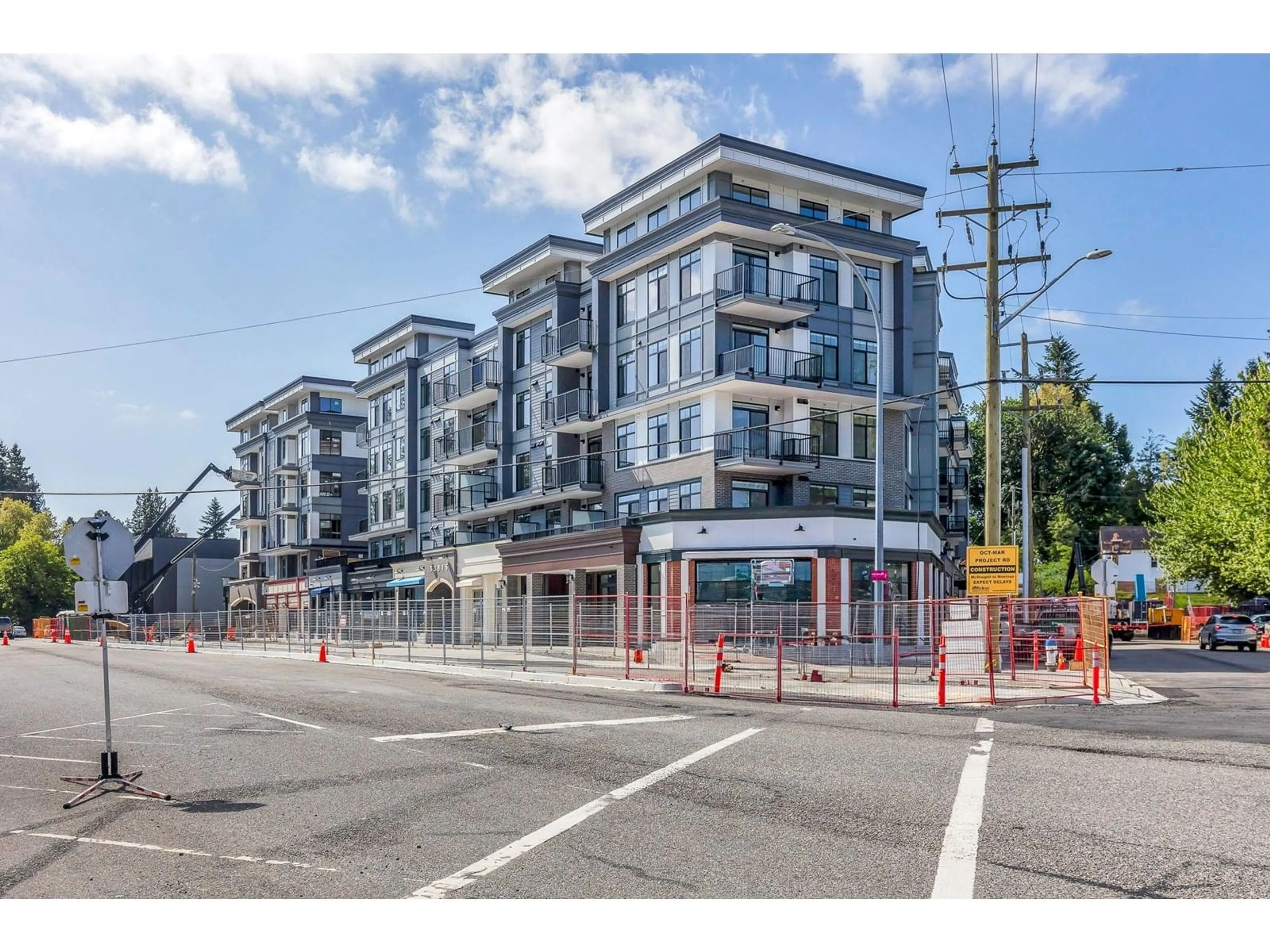 Blurry image for 210 - 33816 SOUTH FRASER, Abbotsford British Columbia V2S2C5