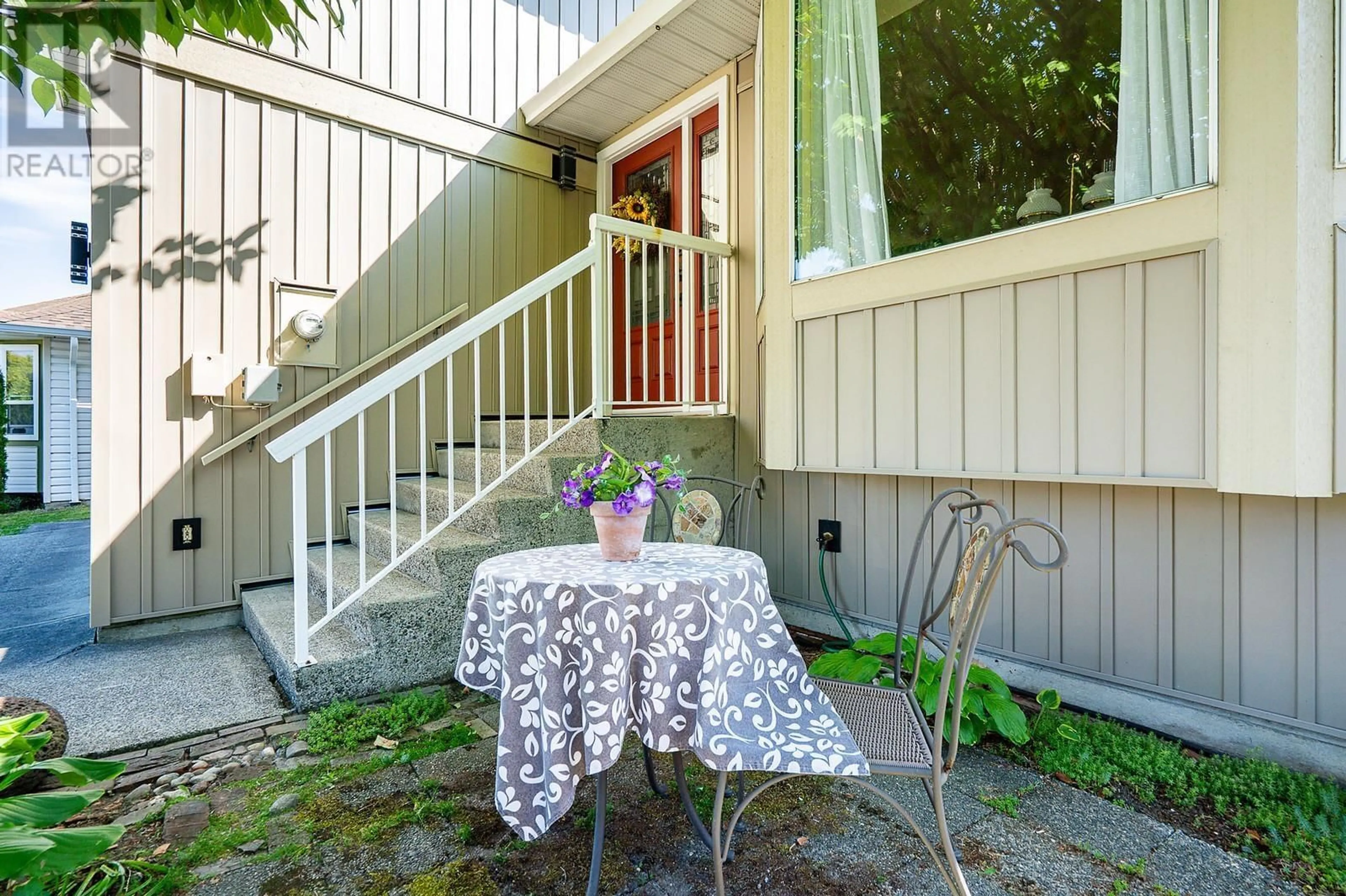 Patio, street for 23035 OLUND CRESCENT, Maple Ridge British Columbia V2X0E8