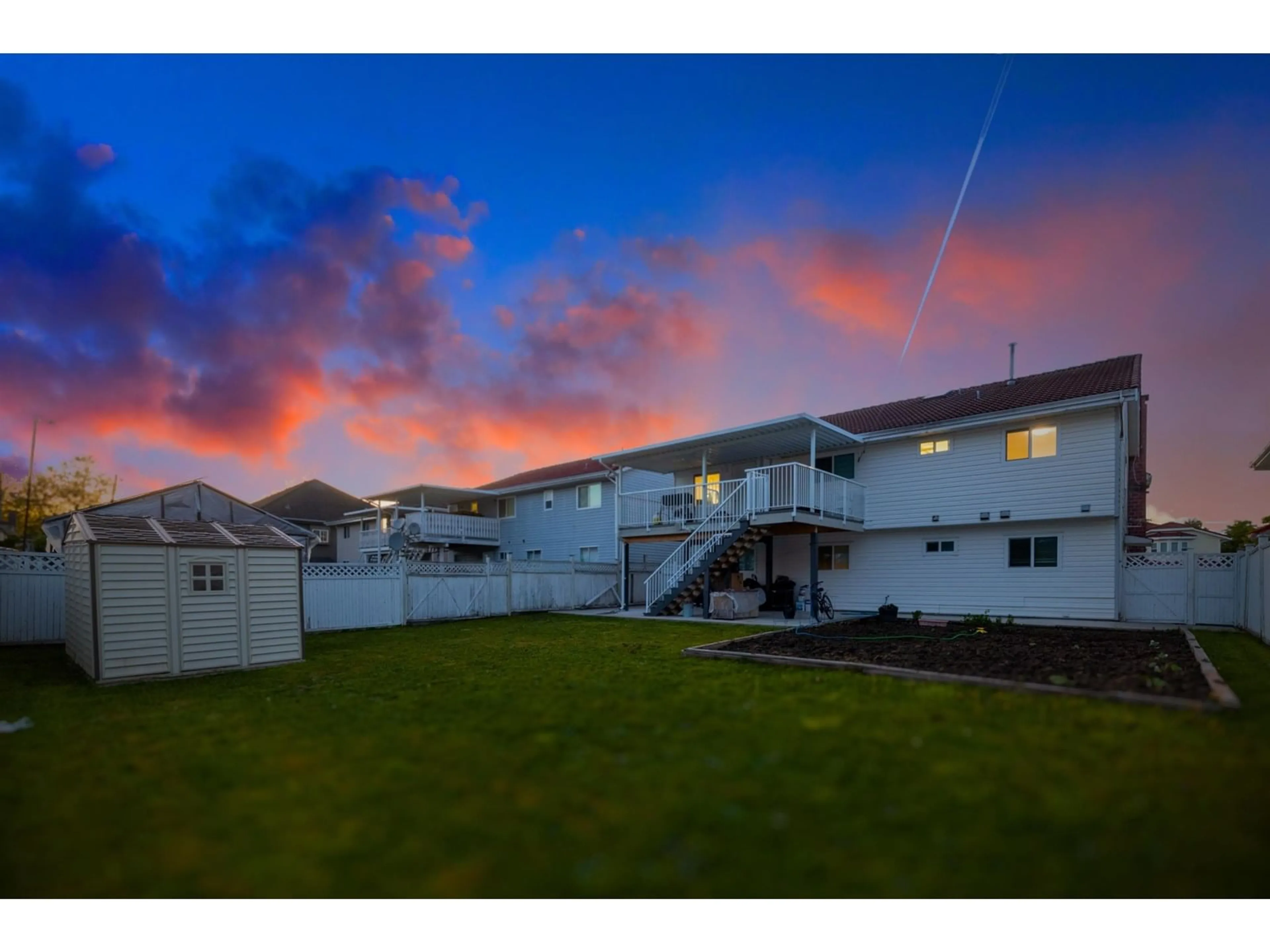 A pic from outside/outdoor area/front of a property/back of a property/a pic from drone, unknown for 12452 90A, Surrey British Columbia V3V6T3