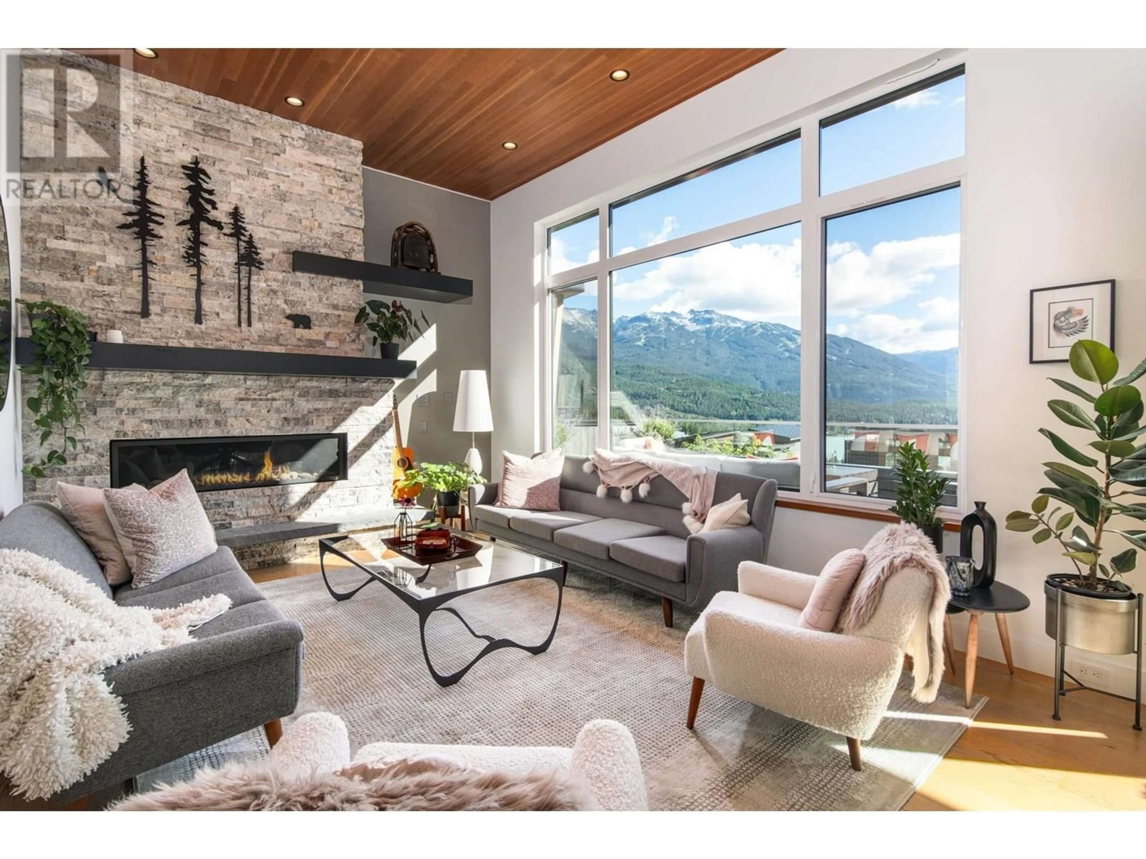 Living room with furniture, unknown for 8604 JON MONTGOMERY STROLL WAY, Whistler British Columbia V8E1L9