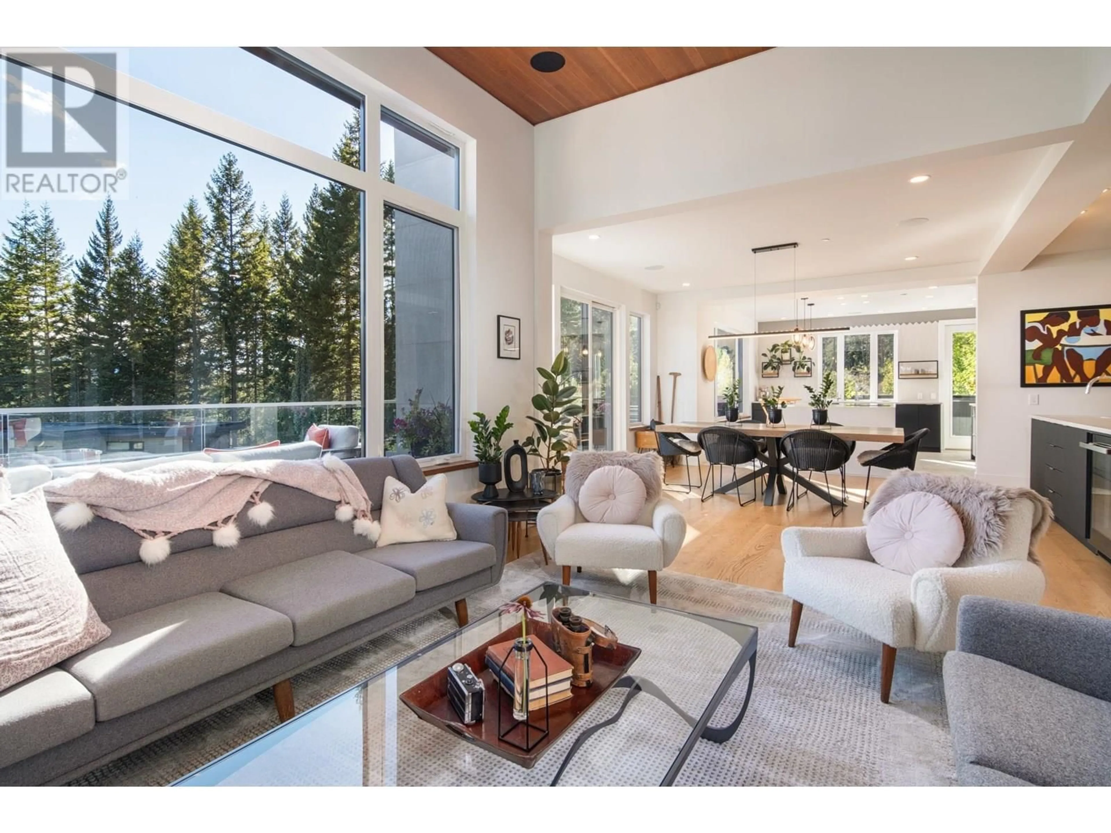 Living room with furniture, unknown for 8604 JON MONTGOMERY STROLL WAY, Whistler British Columbia V8E1L9