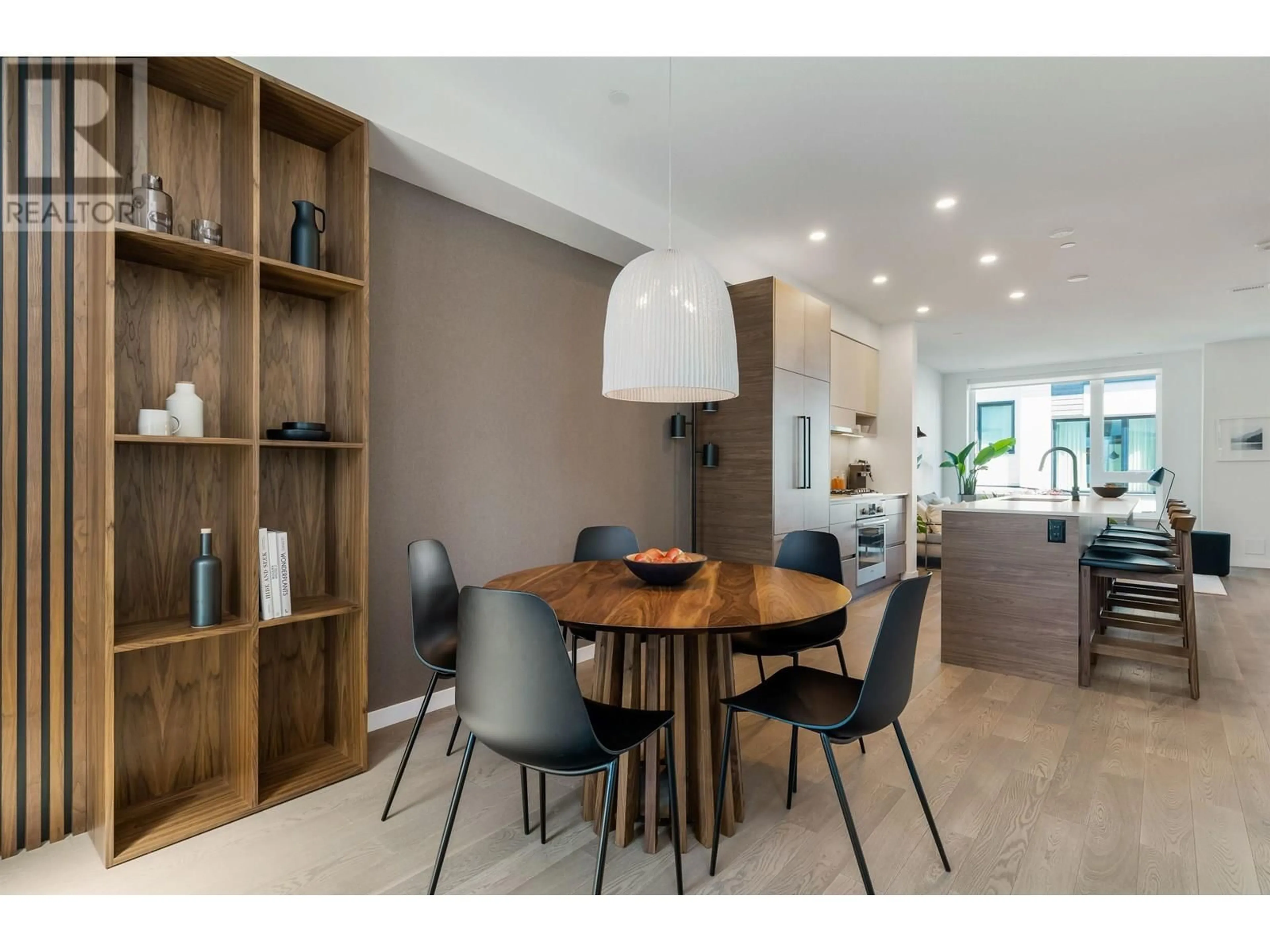 Dining room, wood/laminate floor for 26 - 528 2ND STREET, North Vancouver British Columbia V7L0G8