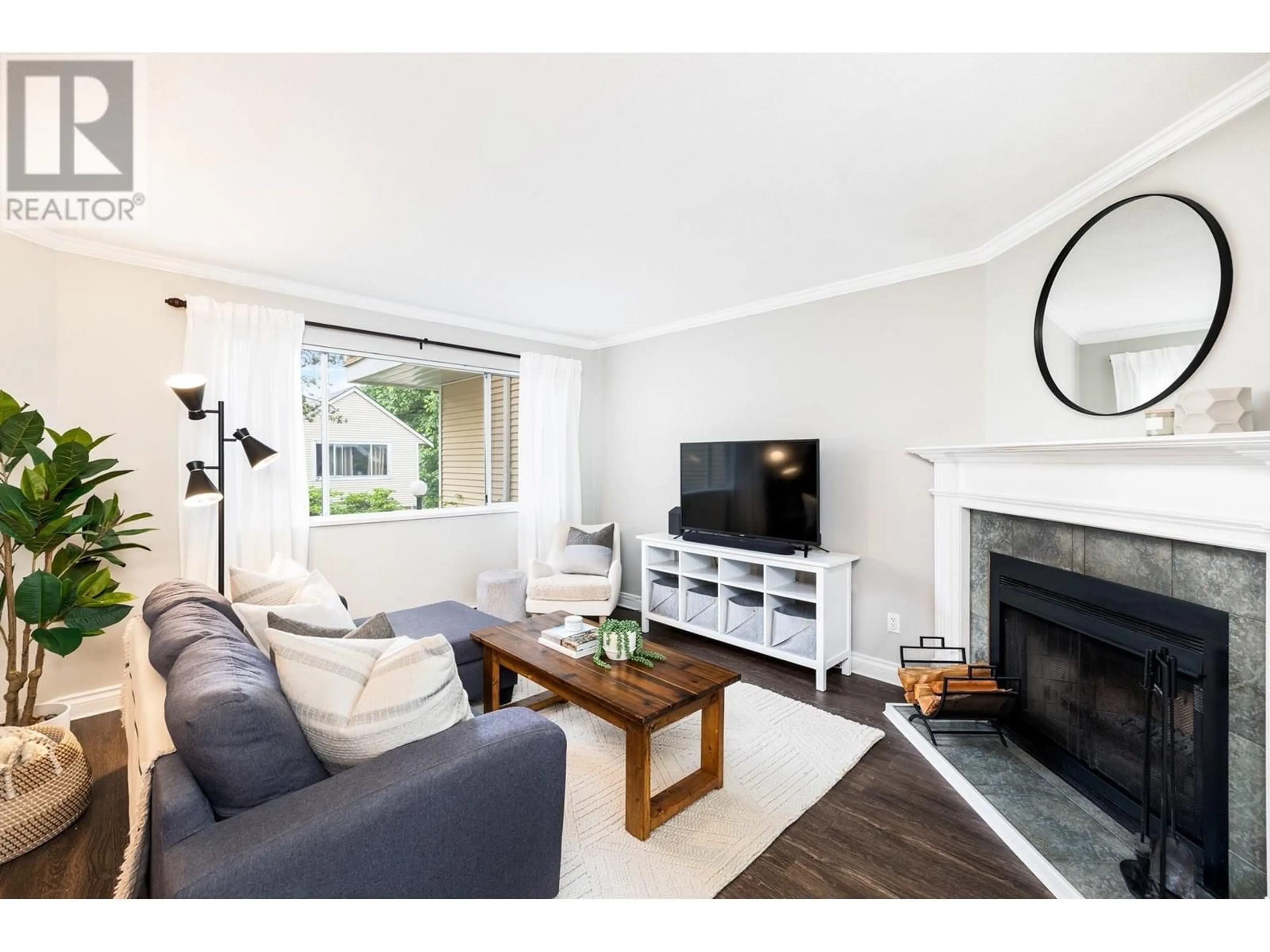 Living room with furniture, wood/laminate floor for 8 - 2223 ST. JOHNS STREET, Port Moody British Columbia V3H4L9