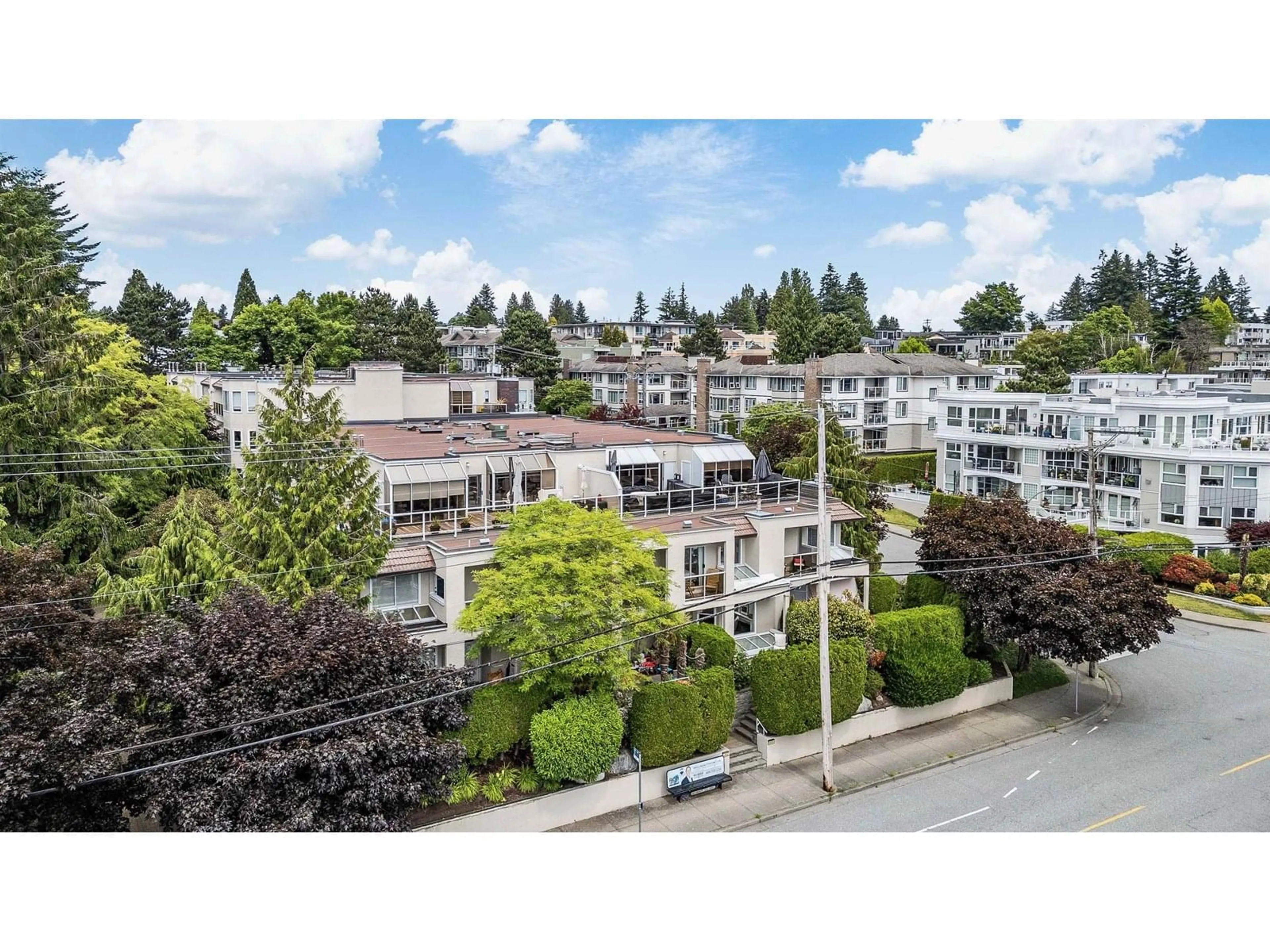 A pic from outside/outdoor area/front of a property/back of a property/a pic from drone, unknown for 405 - 1225 MERKLIN, White Rock British Columbia V4B4B8