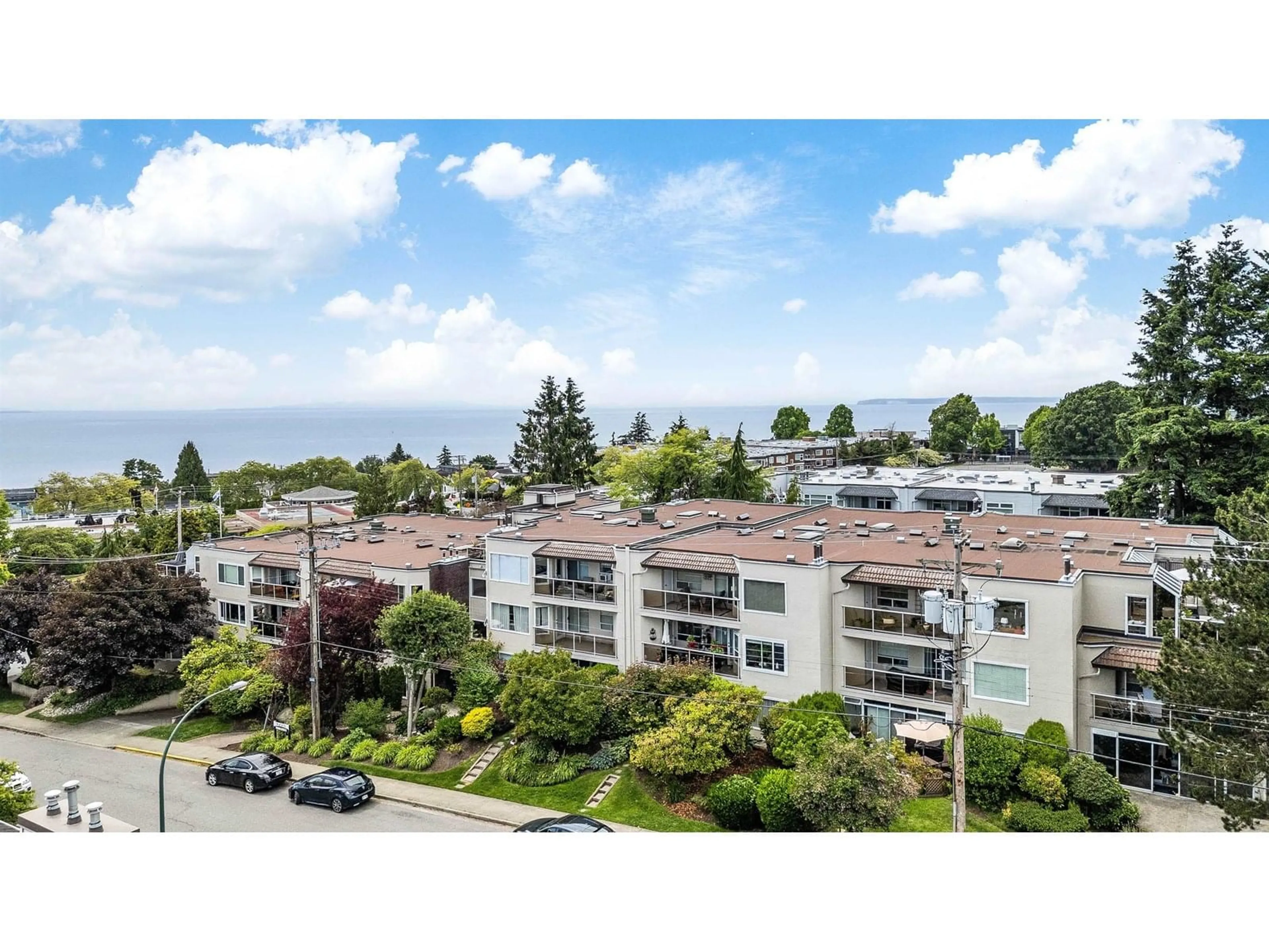 A pic from outside/outdoor area/front of a property/back of a property/a pic from drone, mountain view for 405 - 1225 MERKLIN, White Rock British Columbia V4B4B8
