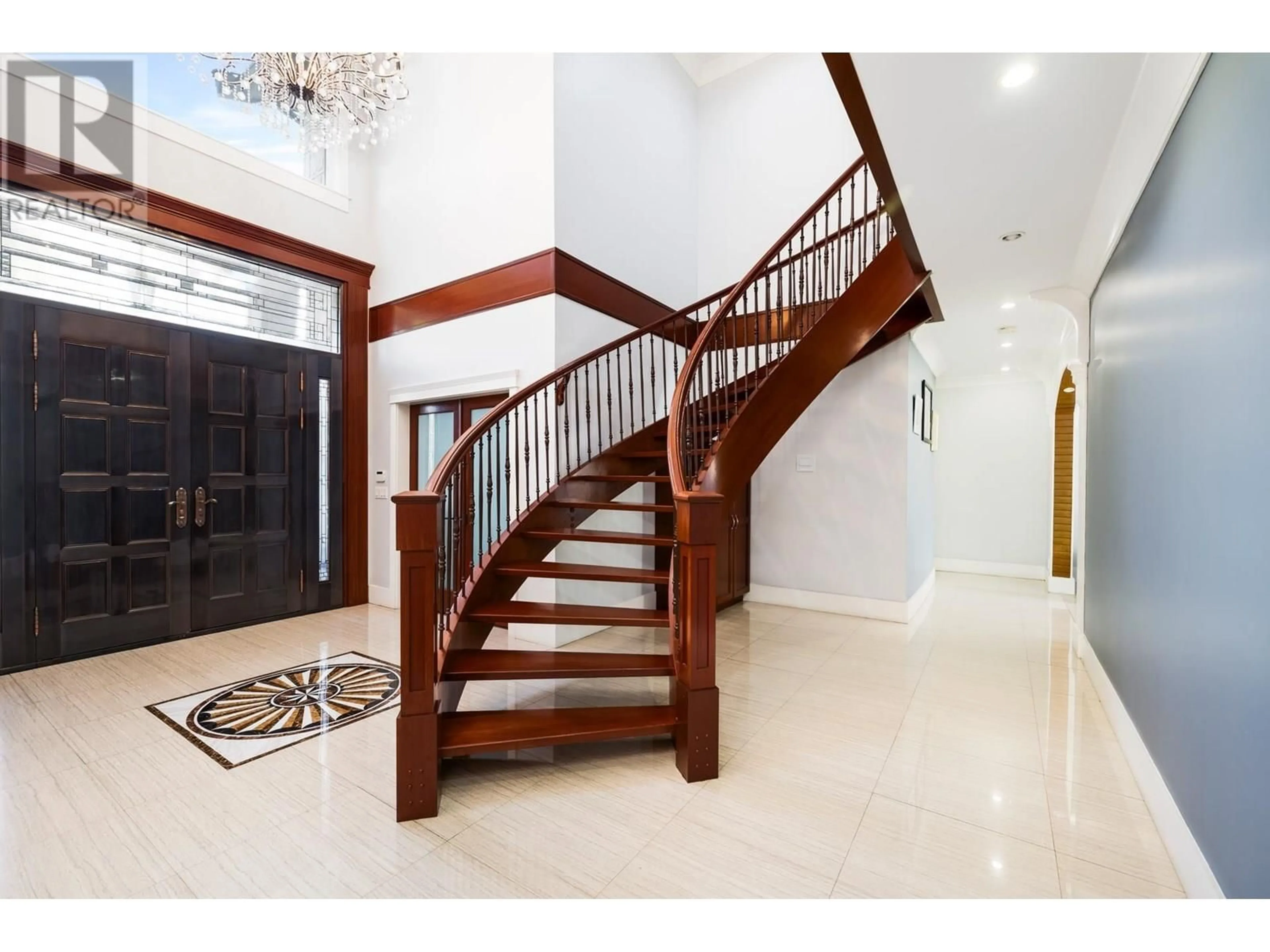 Indoor foyer for 2091 MCLENNAN AVENUE, Richmond British Columbia V6X2N3