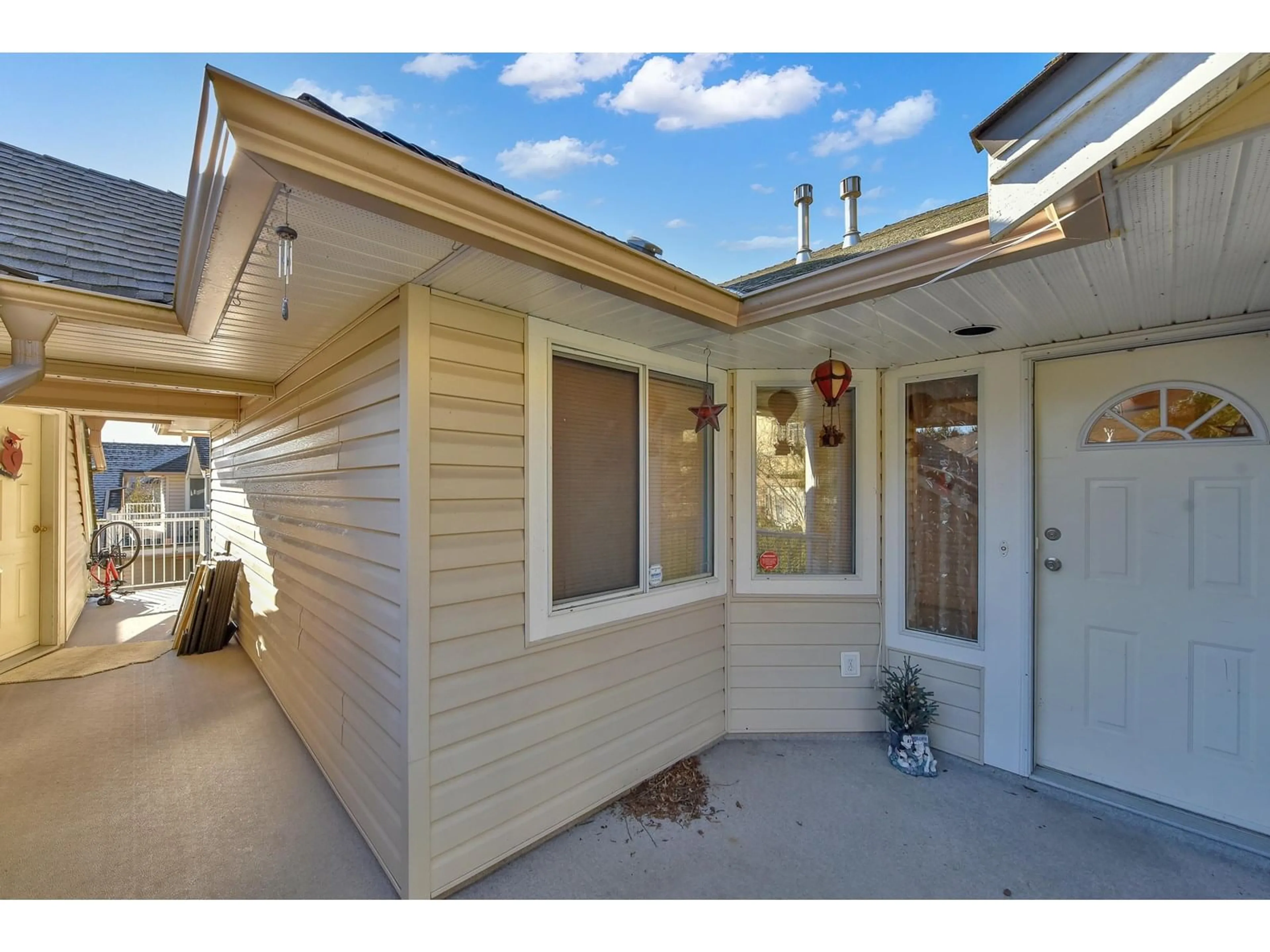 Home with vinyl exterior material, street for 207 - 16031 82, Surrey British Columbia V4N0N4