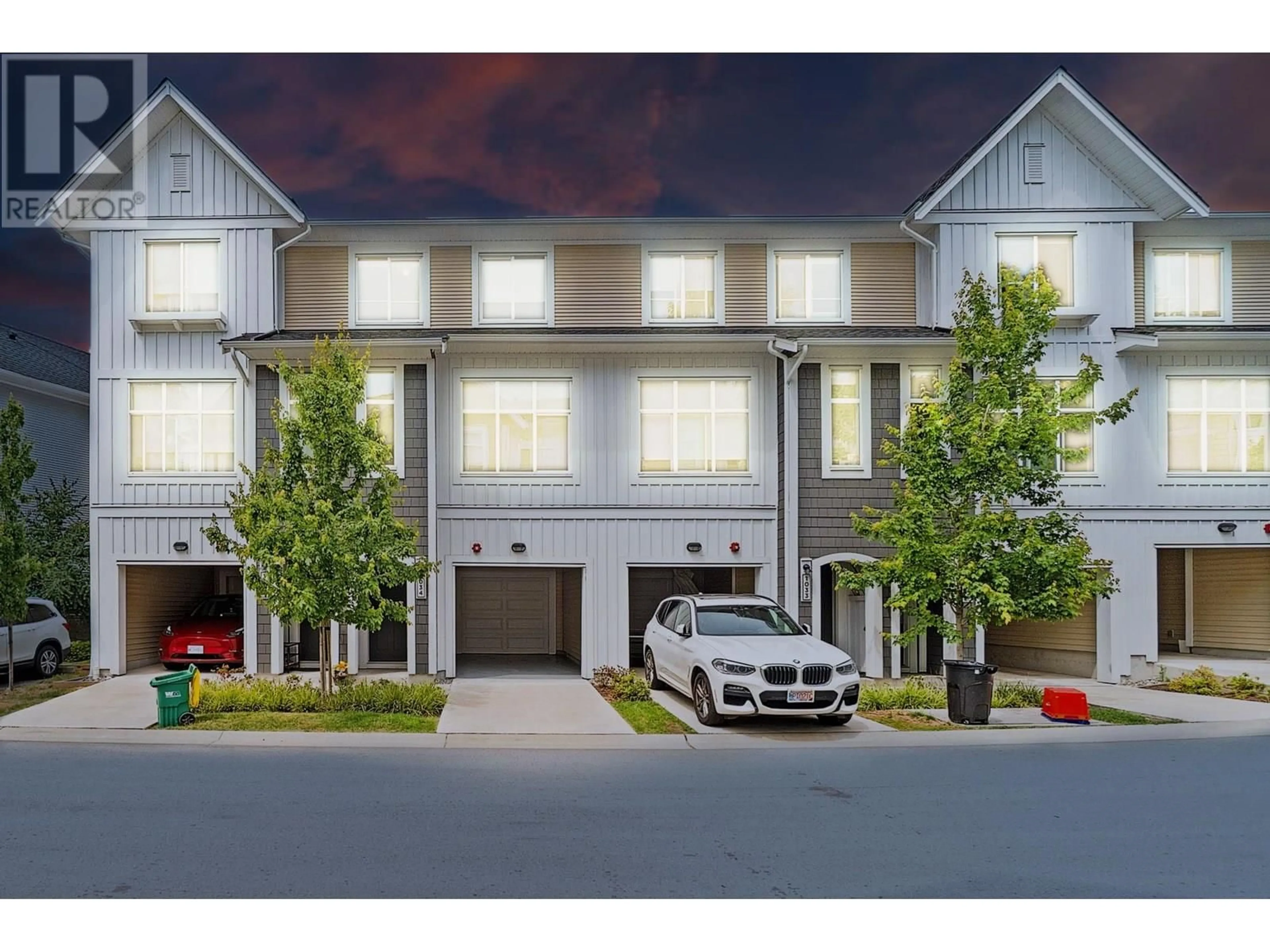 Home with vinyl exterior material, street for 1034 - 11280 PAZARENA PLACE, Maple Ridge British Columbia V2X9H8