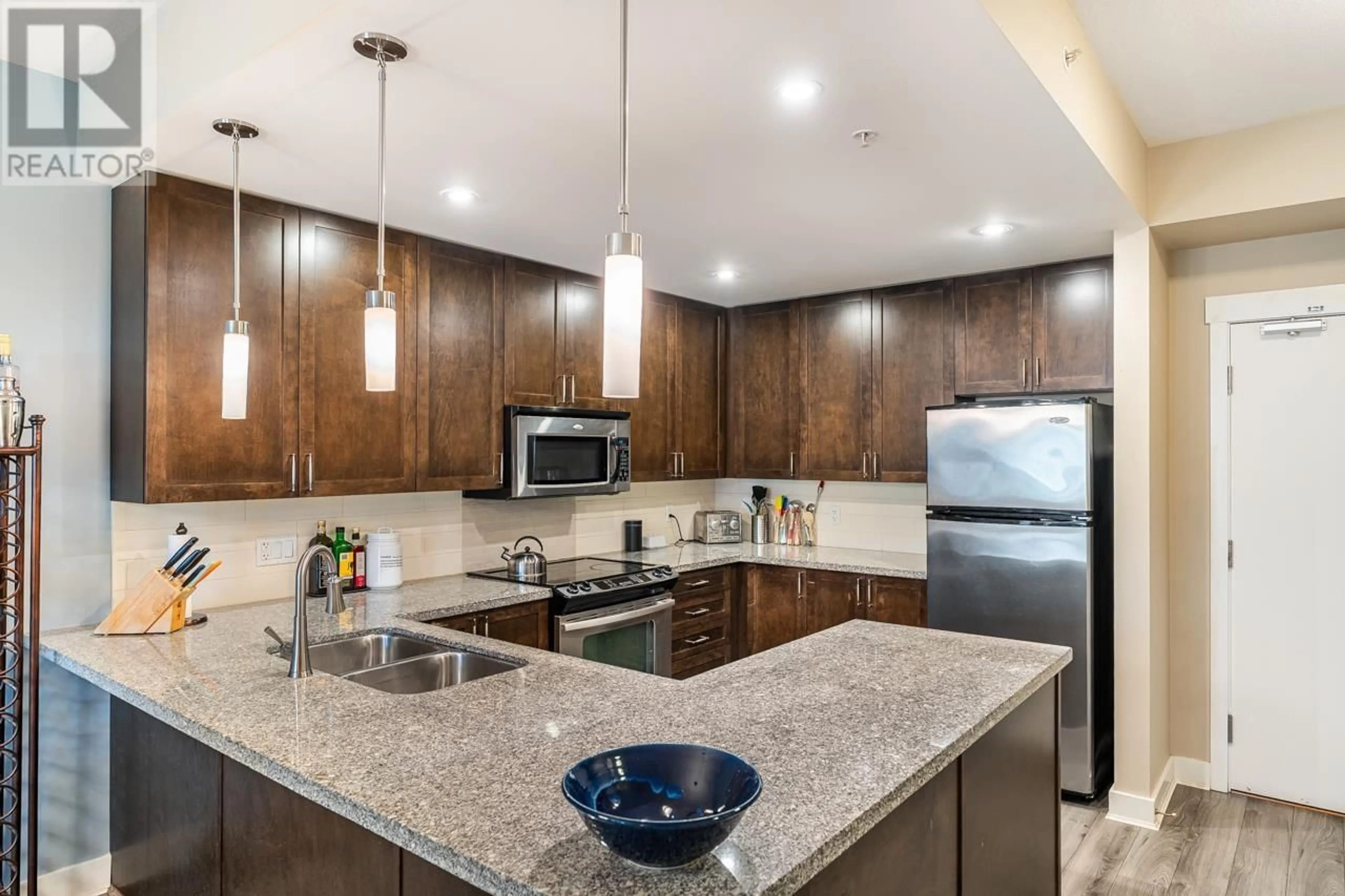 Open concept kitchen, ceramic/tile floor for 414 - 2368 MARPOLE AVENUE, Port Coquitlam British Columbia V3C0B4