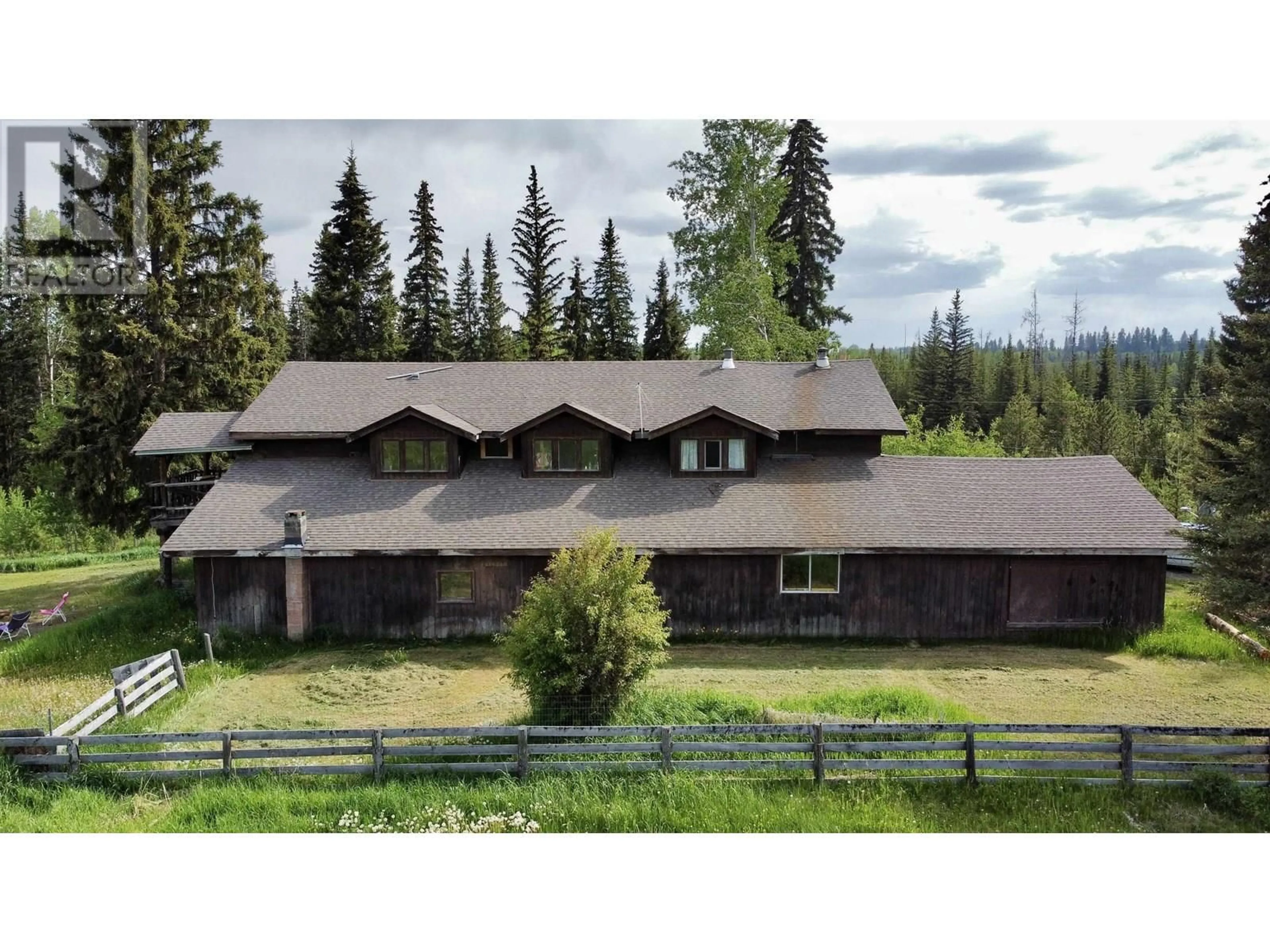 A pic from outside/outdoor area/front of a property/back of a property/a pic from drone, mountain view for 7039 THOMAS ROAD, Lone Butte British Columbia V0K1X1