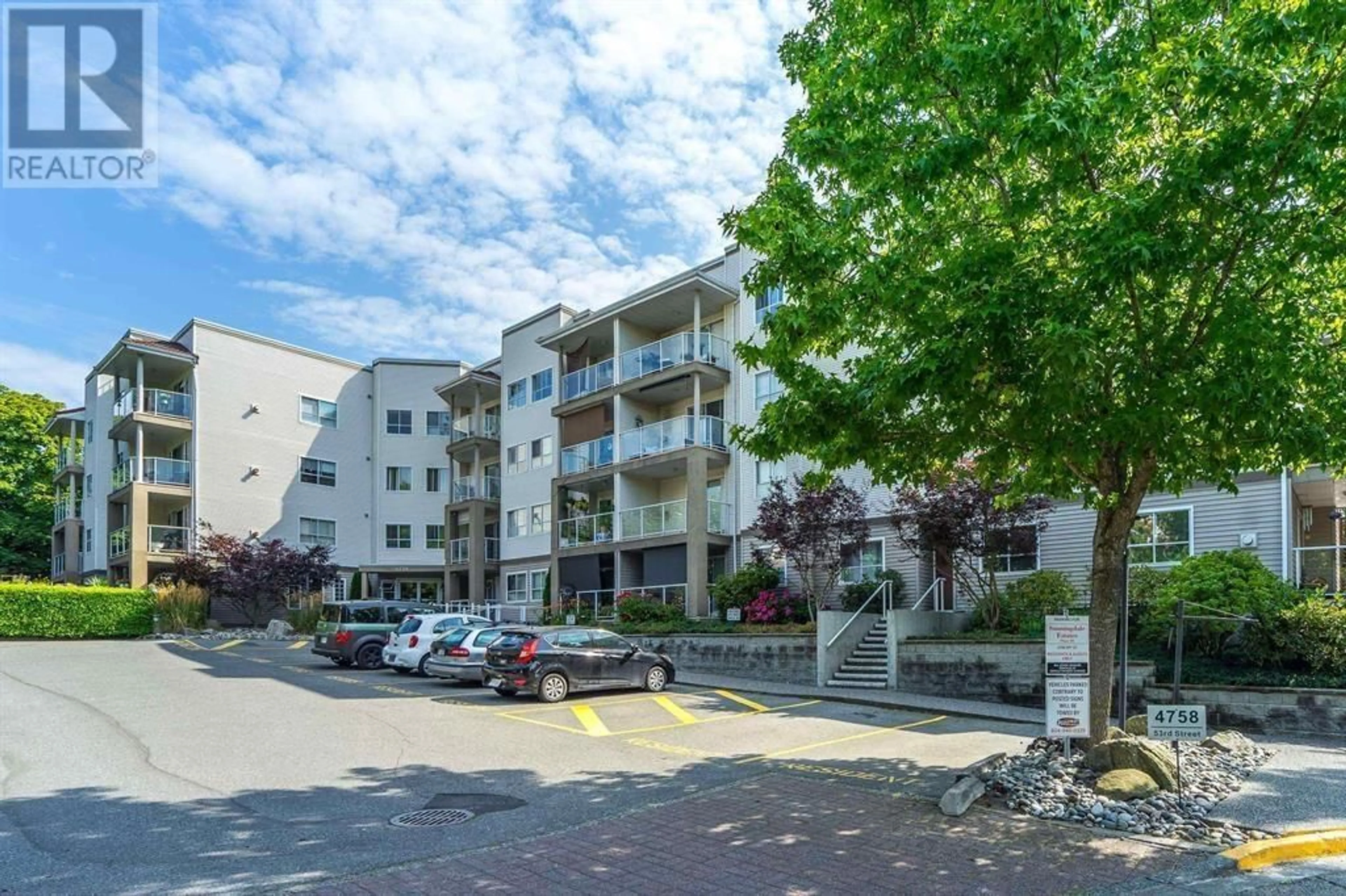 Patio, street for 302 - 4758 53 STREET, Delta British Columbia V4K2Z1