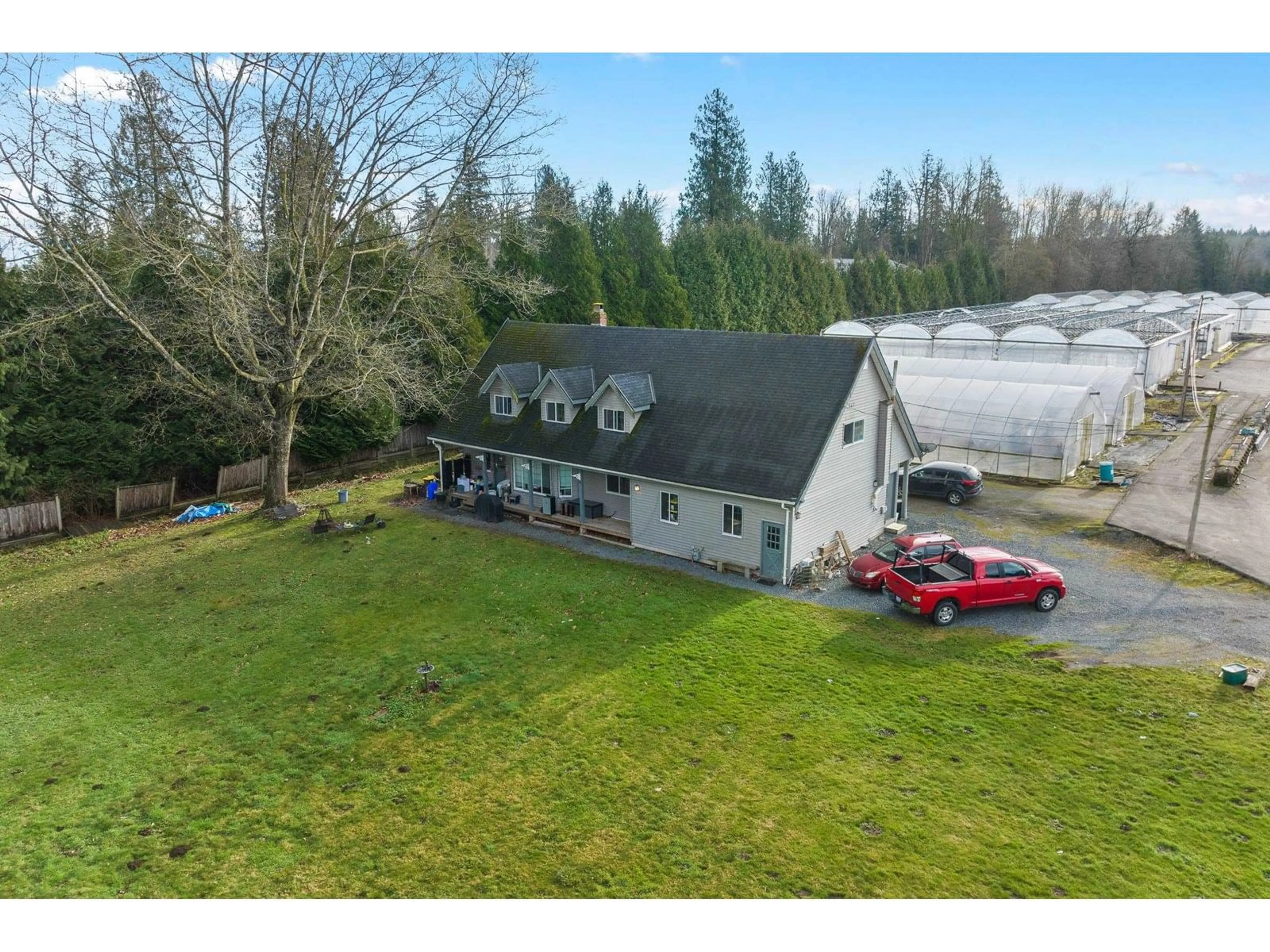 A pic from outside/outdoor area/front of a property/back of a property/a pic from drone, unknown for 25794 38, Langley British Columbia V4W2R4