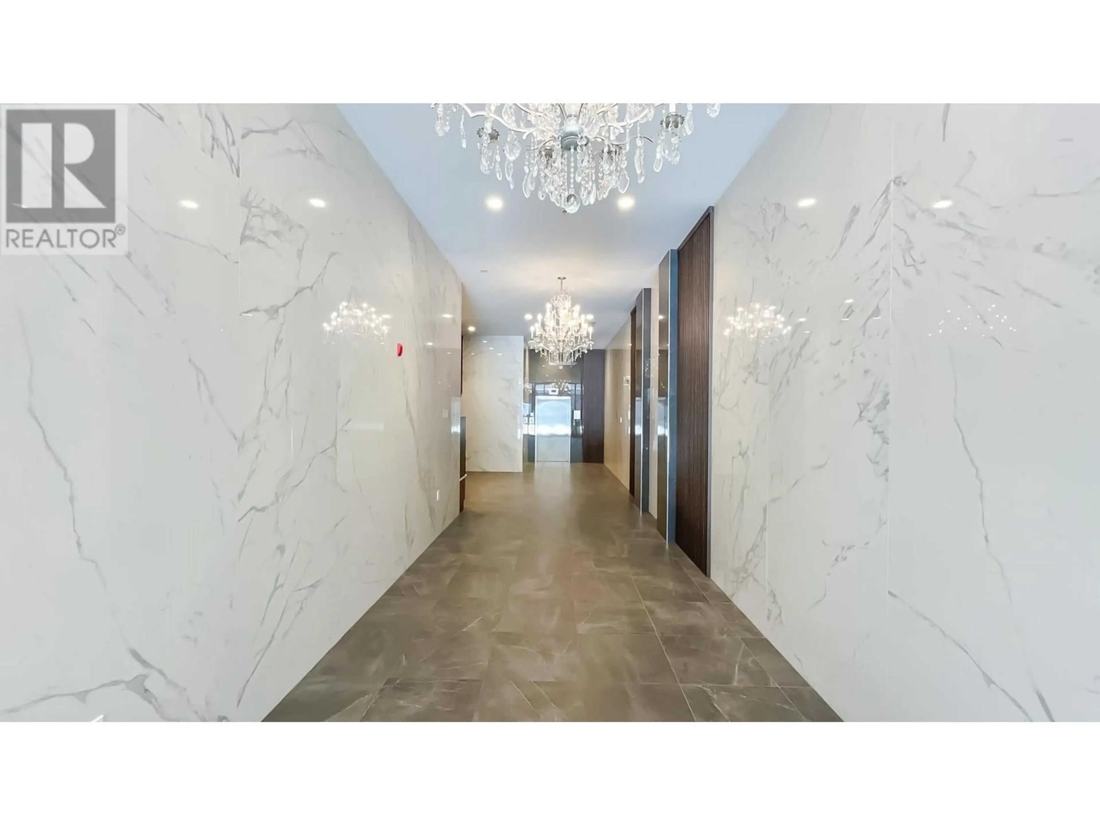 Indoor foyer for 306 - 1331 MARINE DRIVE, West Vancouver British Columbia V7T1B6