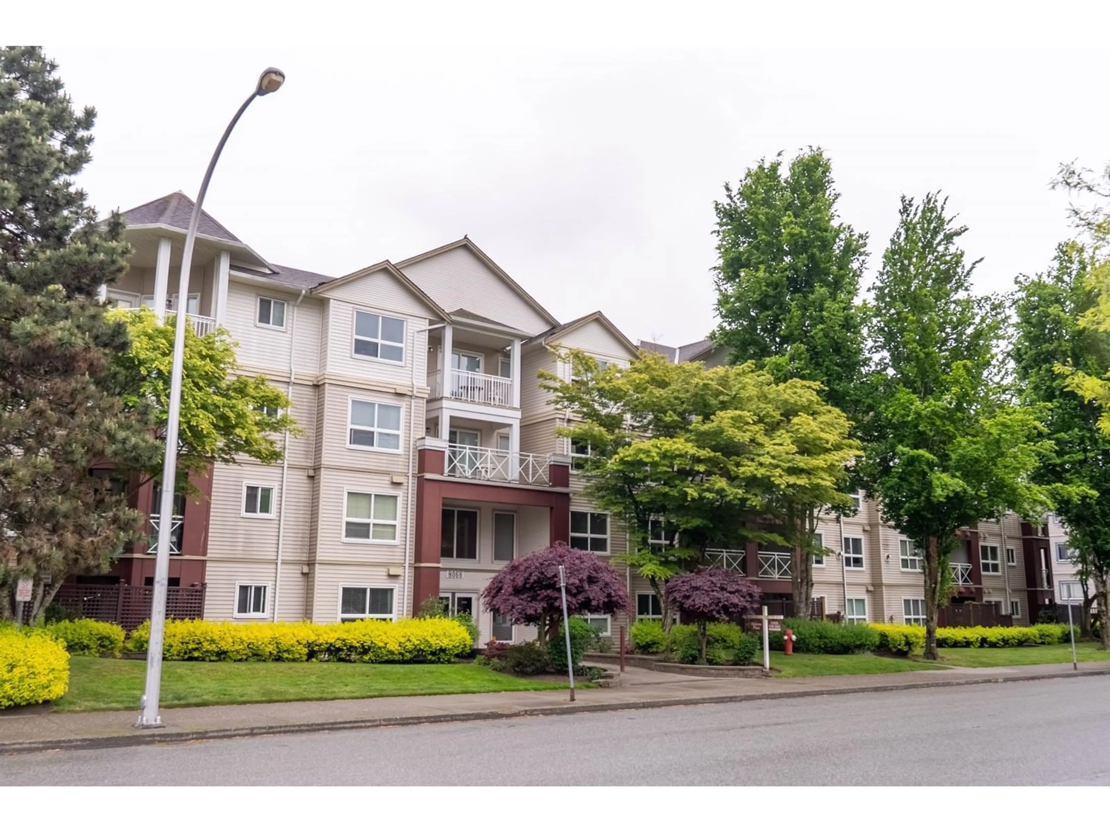 Unknown for 128 - 8068 120A, Surrey British Columbia V3W3P3