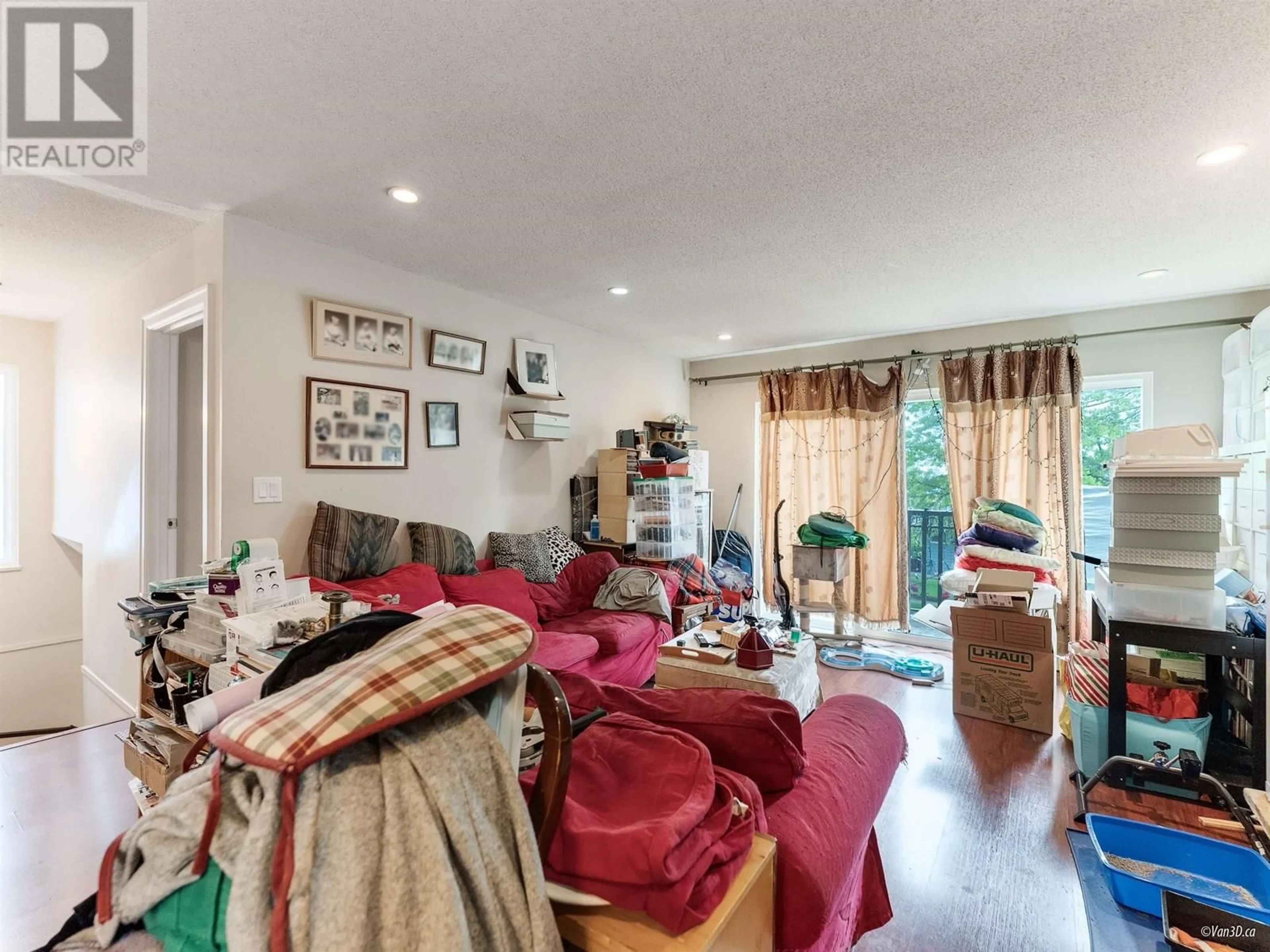 Living room with furniture, unknown for 319 64TH AVENUE, Vancouver British Columbia V5X2M8