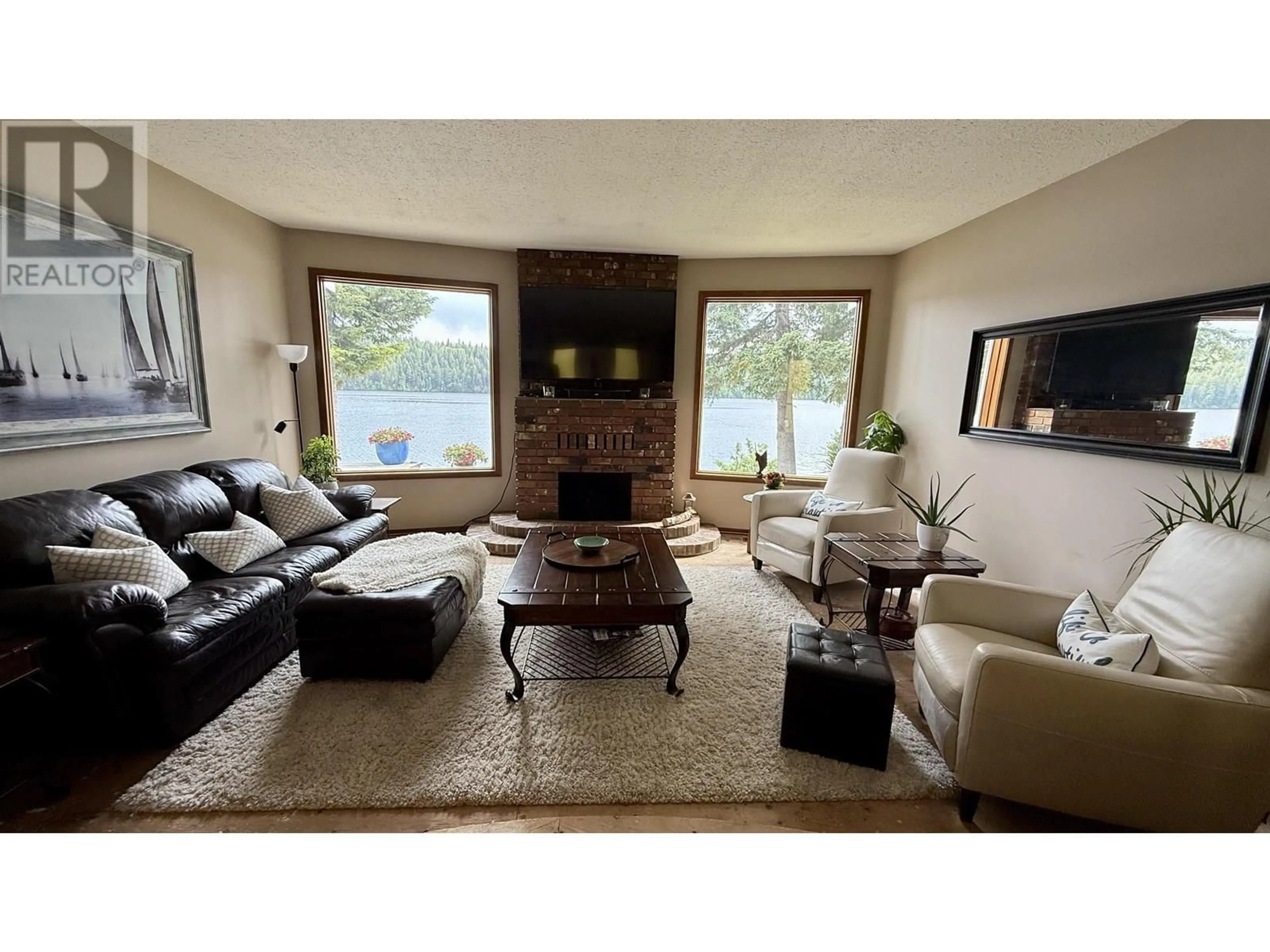 Living room with furniture, unknown for 5716 MEADE ROAD, Lac La Hache British Columbia V0K1M0