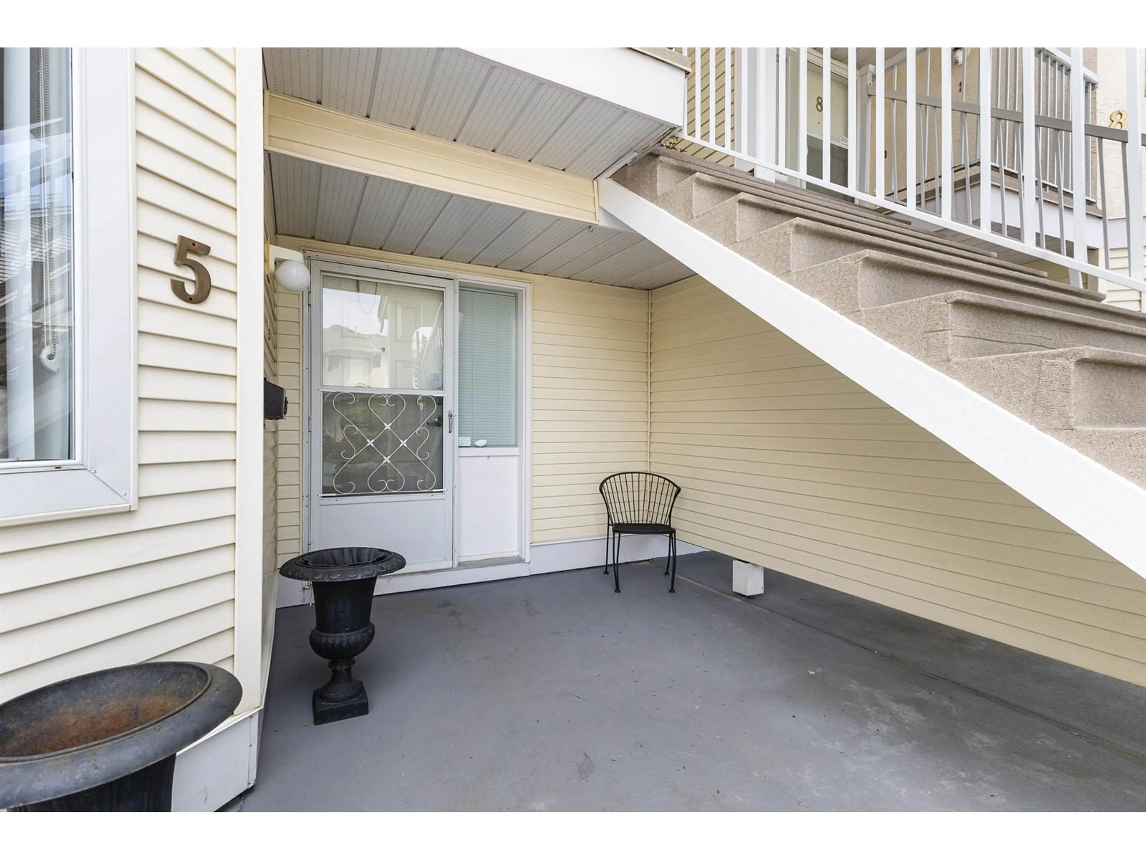 Patio, street for 5 - 2475 EMERSON, Abbotsford British Columbia V2T4W5
