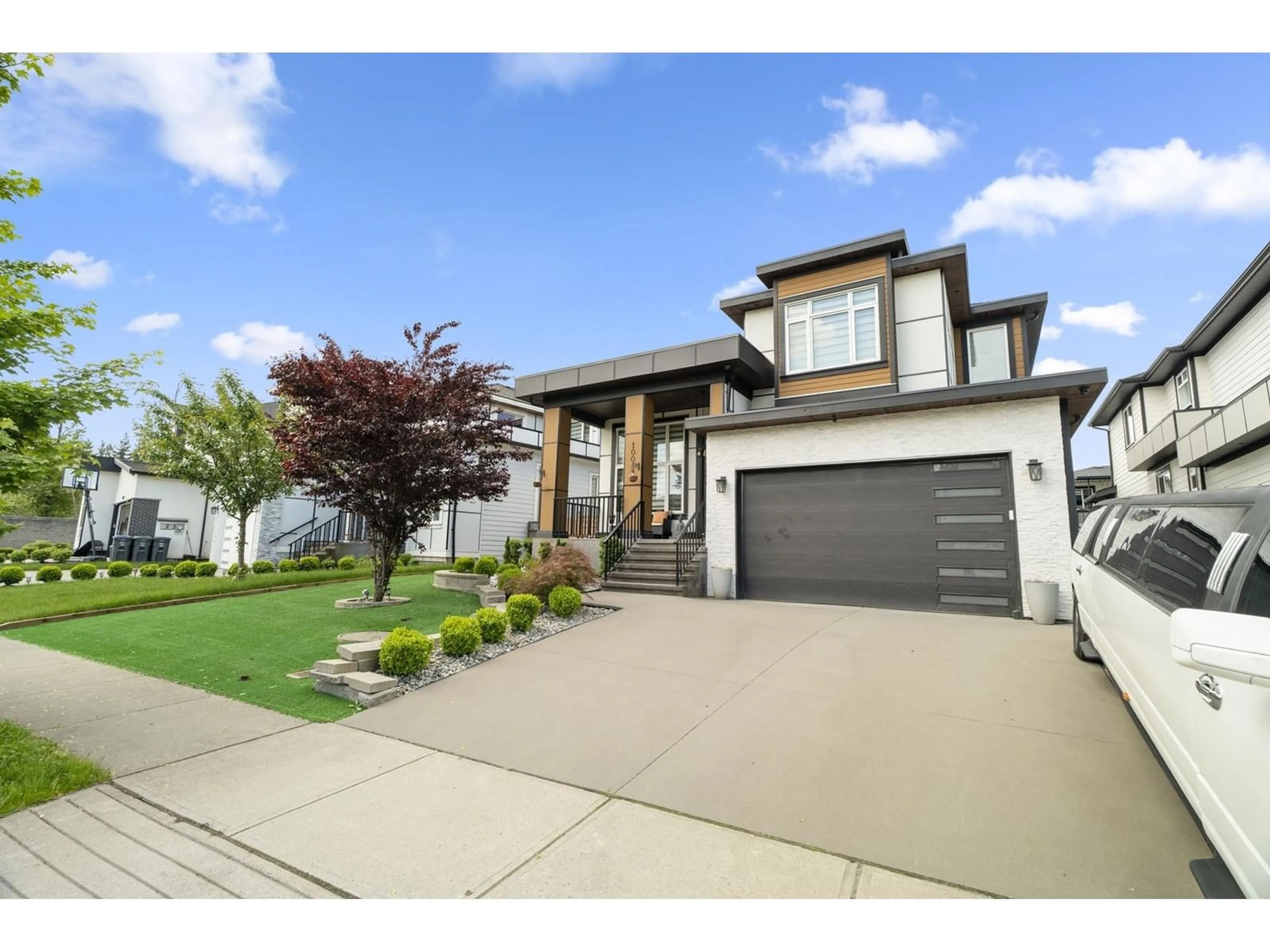 Home with vinyl exterior material, street for 10043 172A, Surrey British Columbia V4N6V8