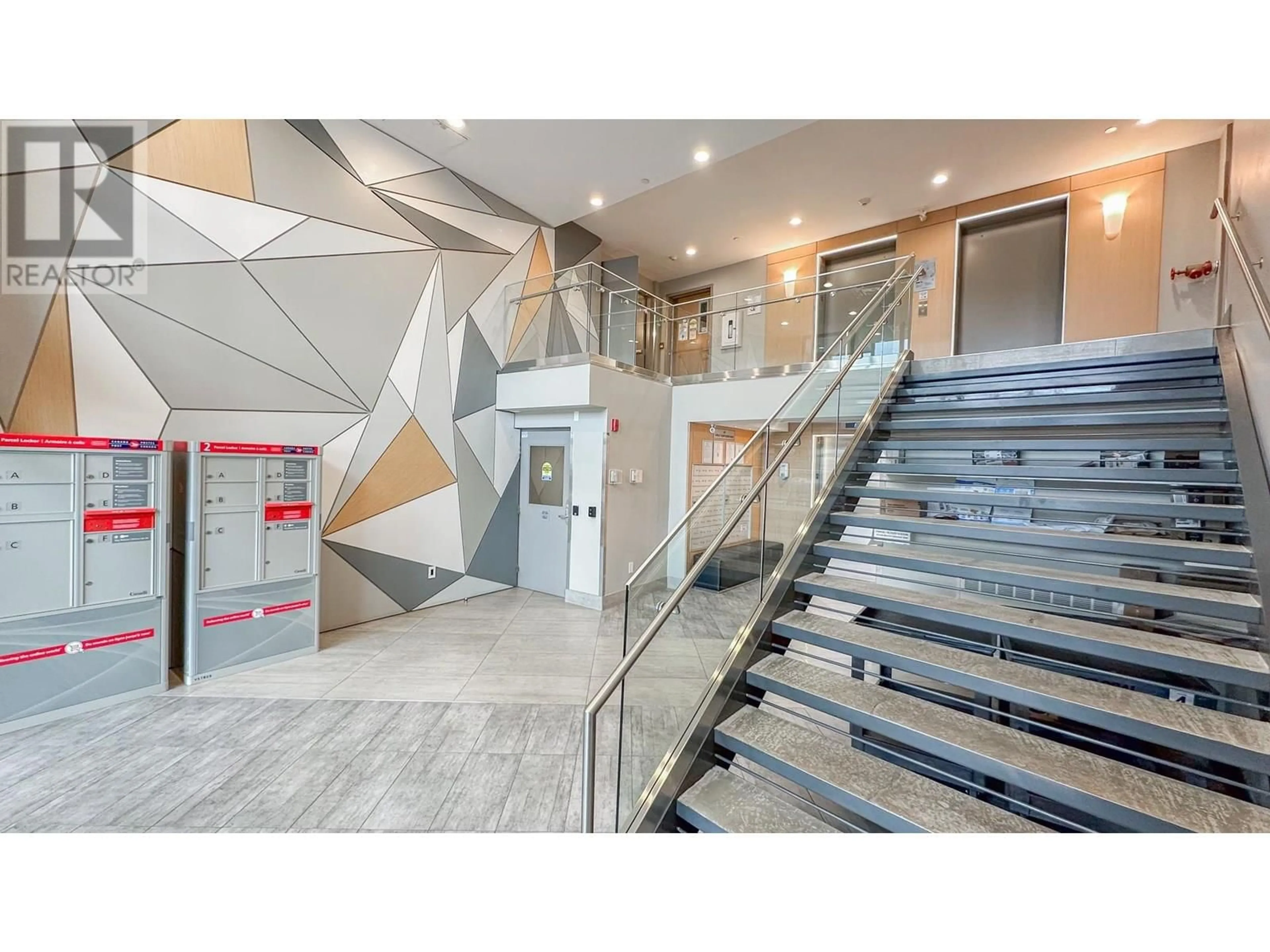 Indoor foyer for 503 - 384 1ST AVENUE, Vancouver British Columbia V5T0G5