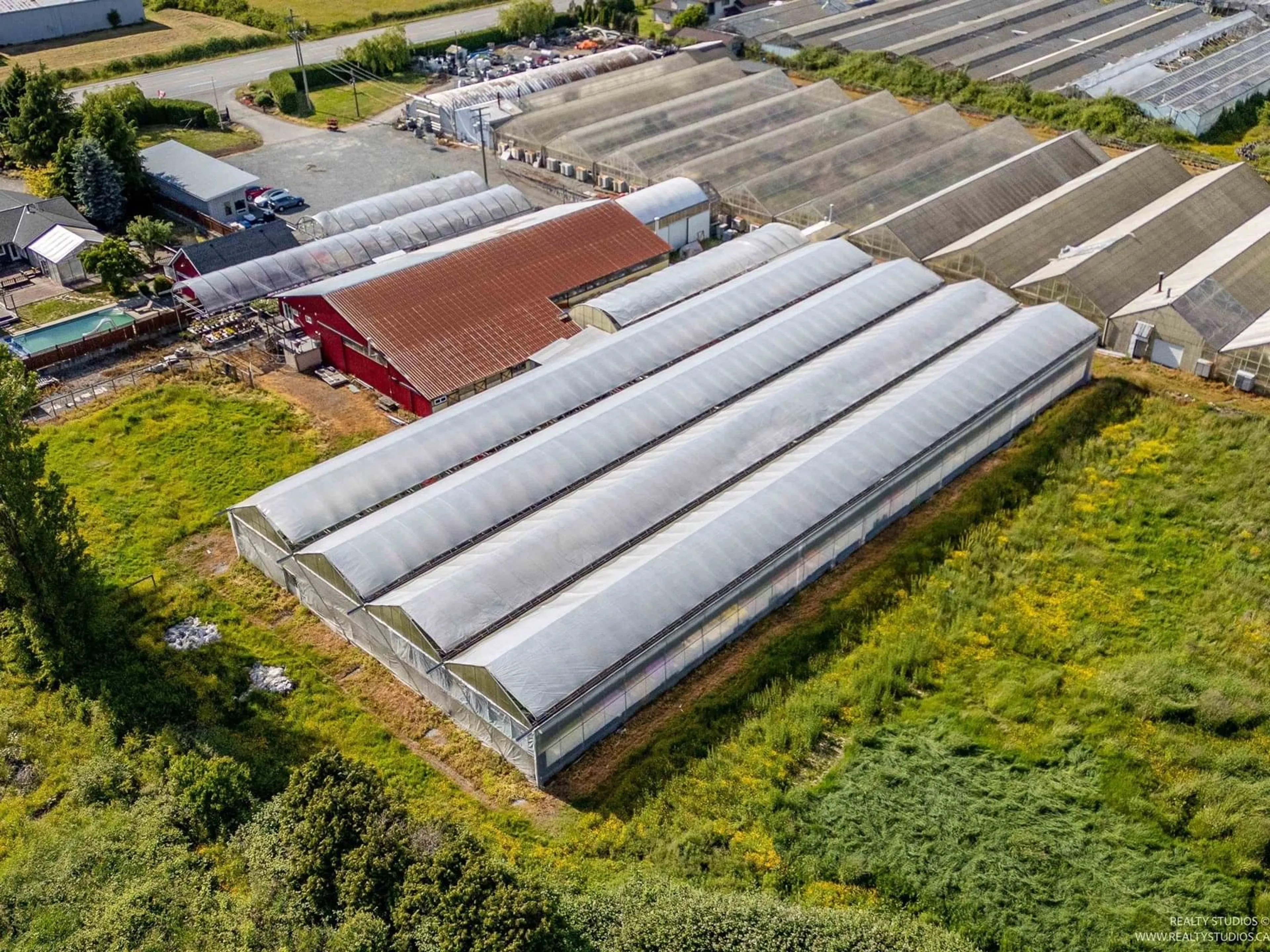 A pic from outside/outdoor area/front of a property/back of a property/a pic from drone, building for 1262 176, Surrey British Columbia V3Z9S5