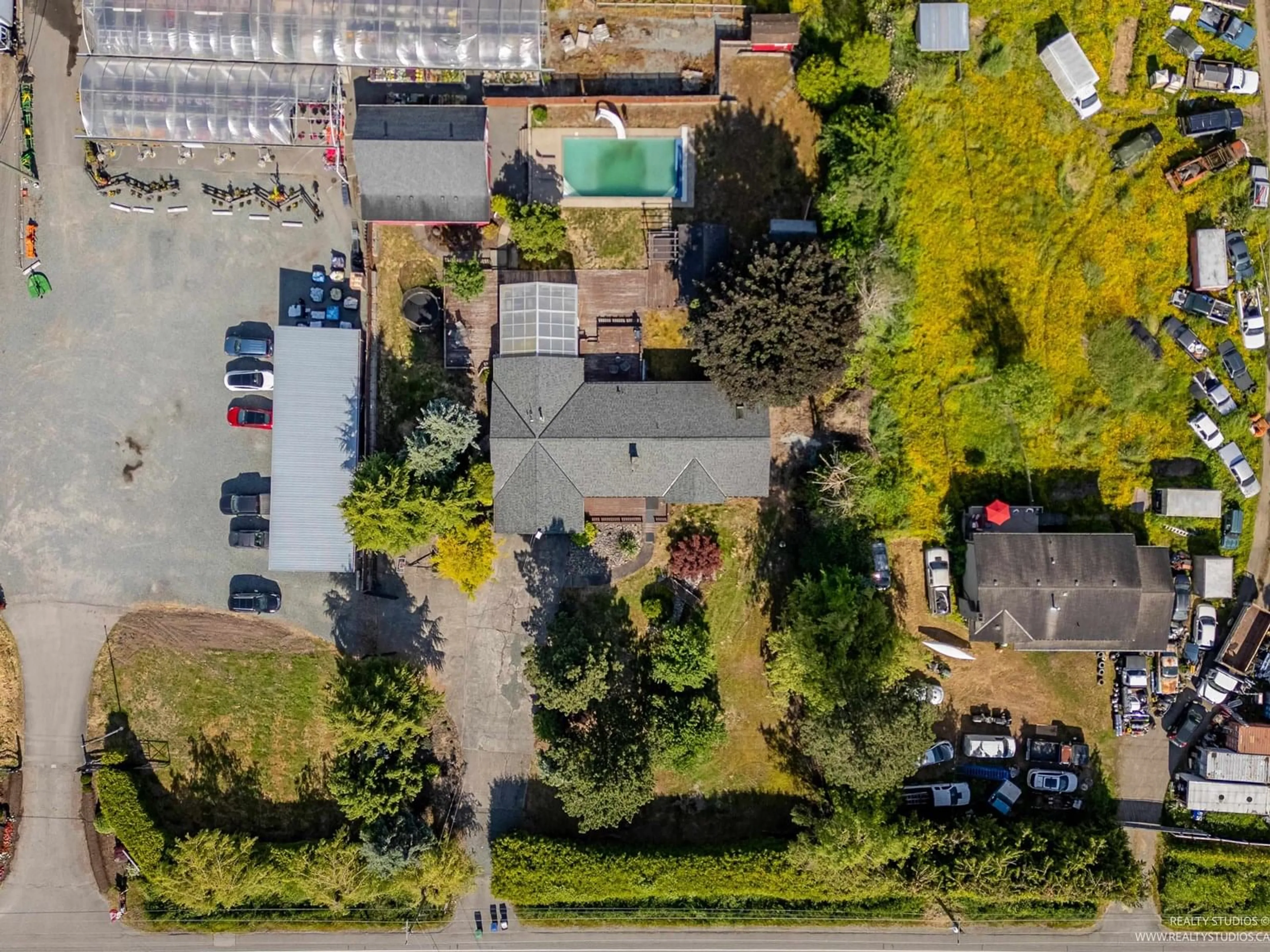 A pic from outside/outdoor area/front of a property/back of a property/a pic from drone, street for 1262 176, Surrey British Columbia V3Z9S5