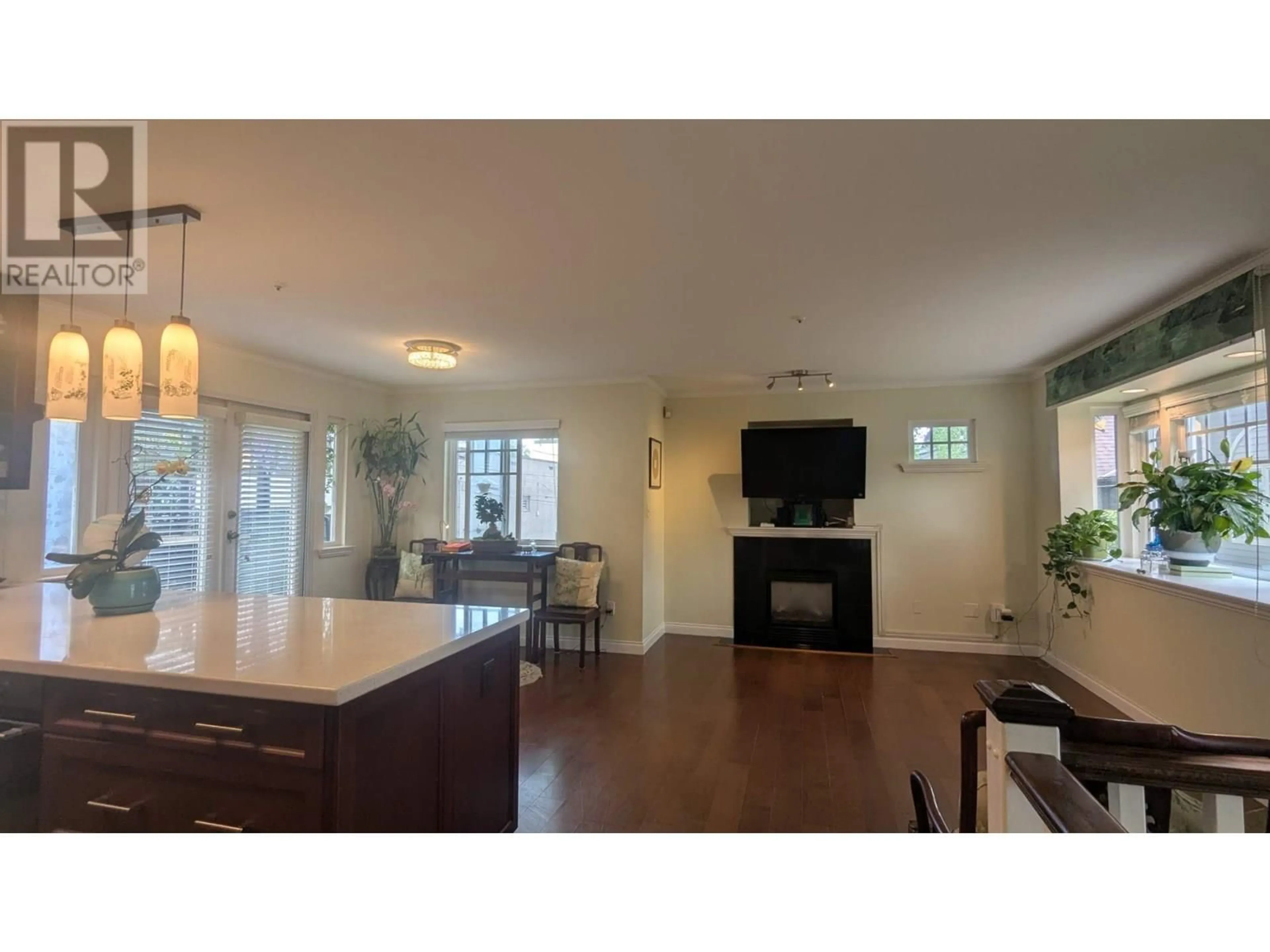 Open concept kitchen, unknown for 2952 8TH AVENUE, Vancouver British Columbia V6K2C1