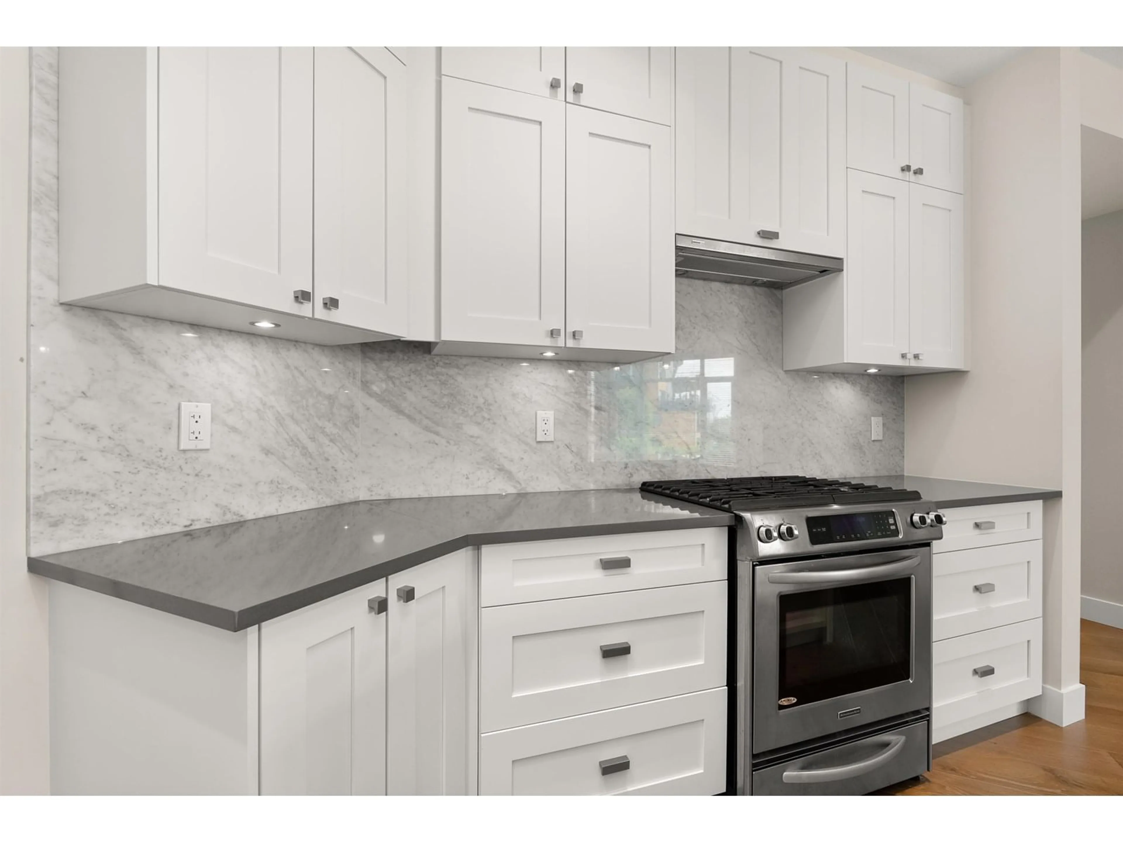 Unknown for 214 - 14855 THRIFT, White Rock British Columbia V4B2J6