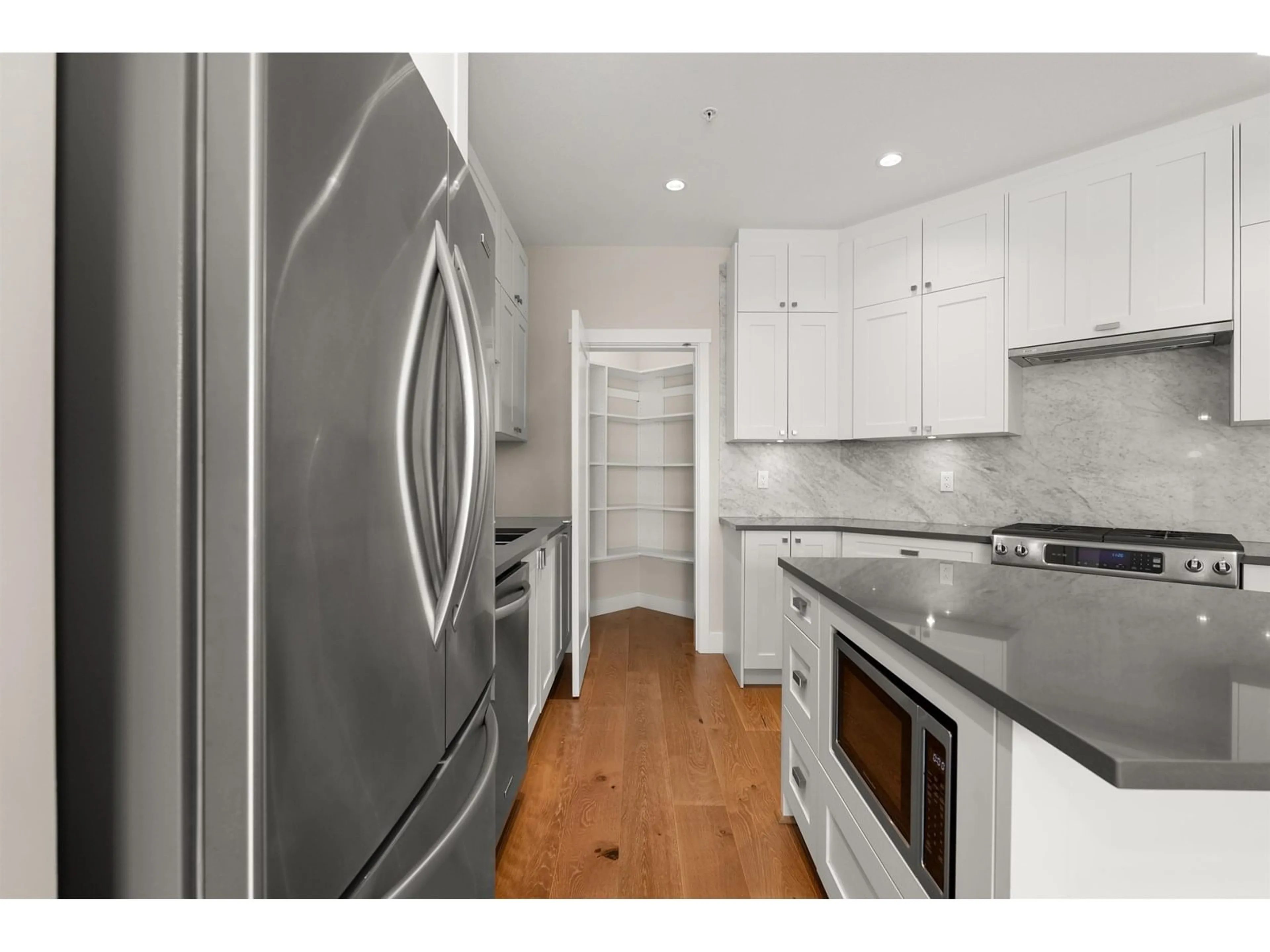 Unknown for 214 - 14855 THRIFT, White Rock British Columbia V4B2J6