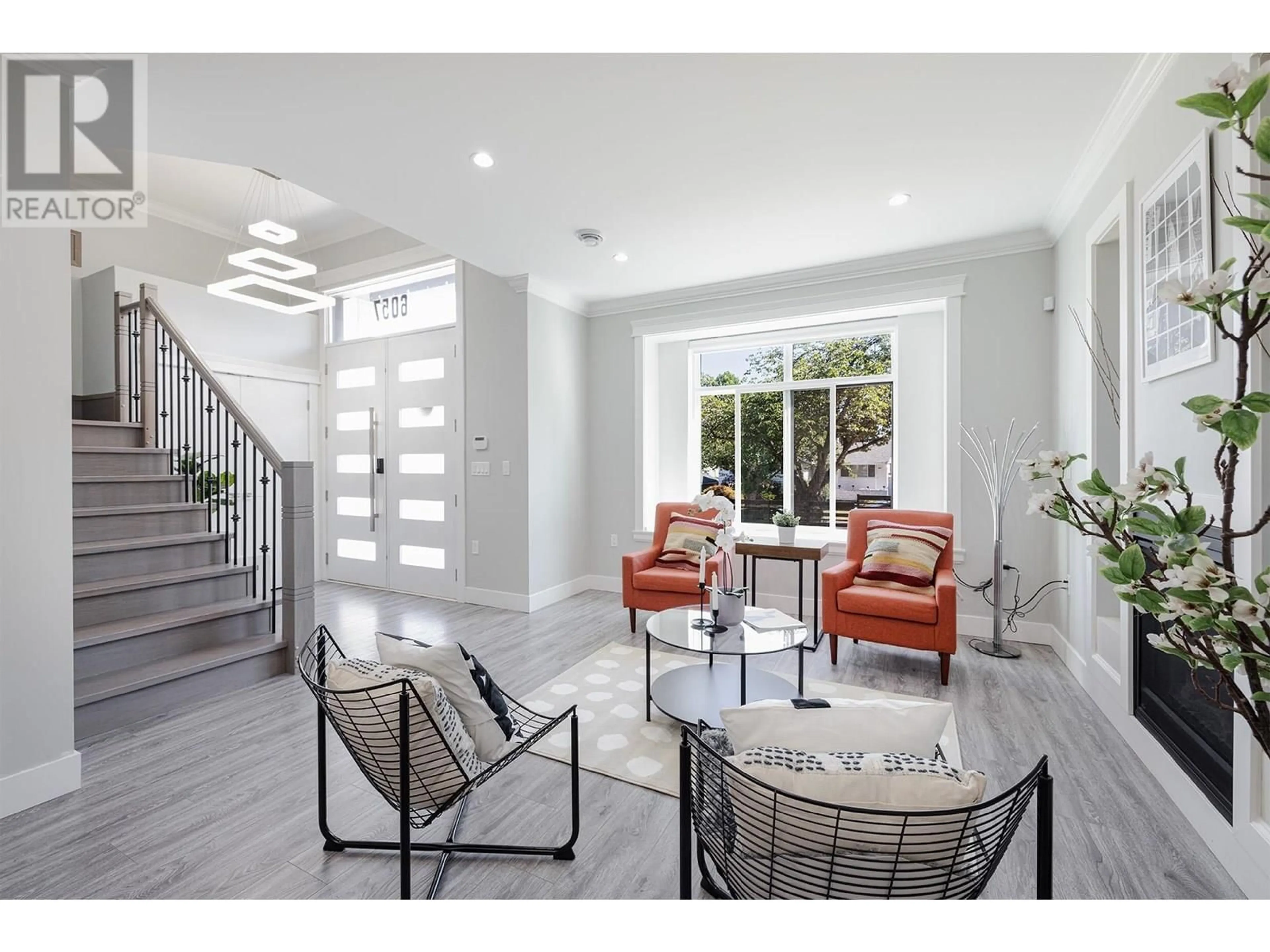 Indoor entryway for 6057 LEIBLY AVENUE, Burnaby British Columbia V5E3C7