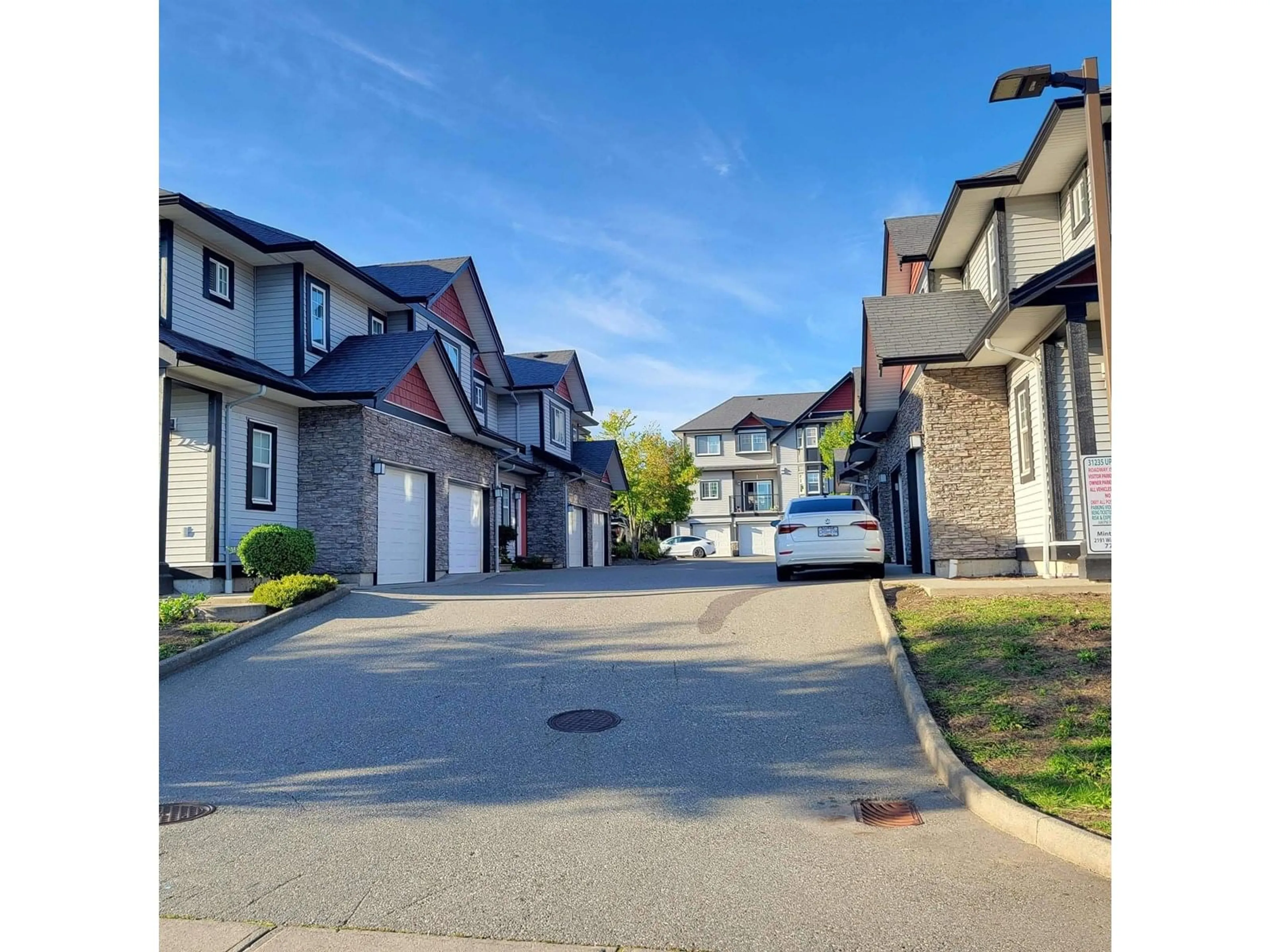 A pic from outside/outdoor area/front of a property/back of a property/a pic from drone, street for 20 - 31235 UPPER MACLURE, Abbotsford British Columbia V2T0B2