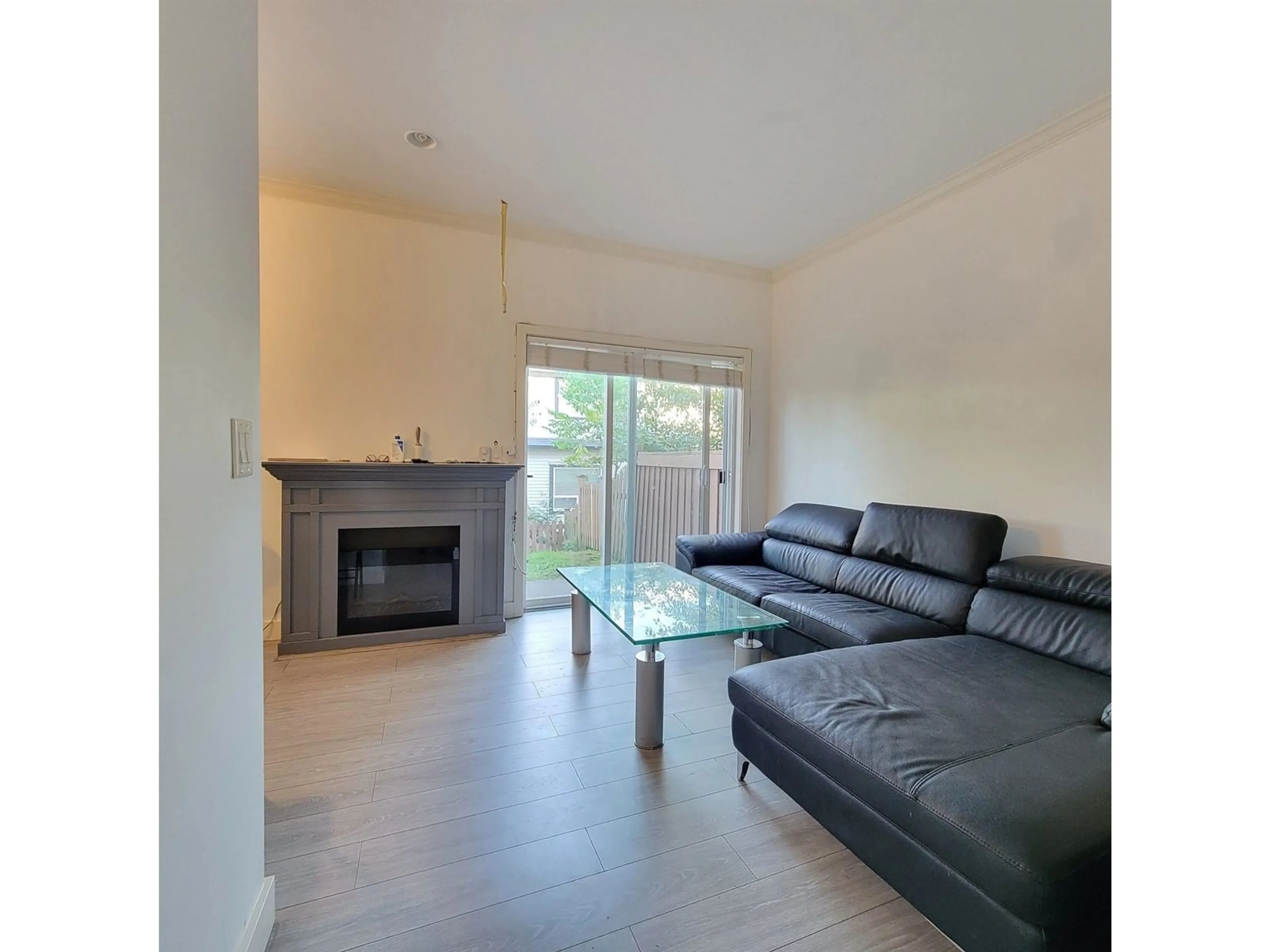 Living room with furniture, unknown for 20 - 31235 UPPER MACLURE, Abbotsford British Columbia V2T0B2