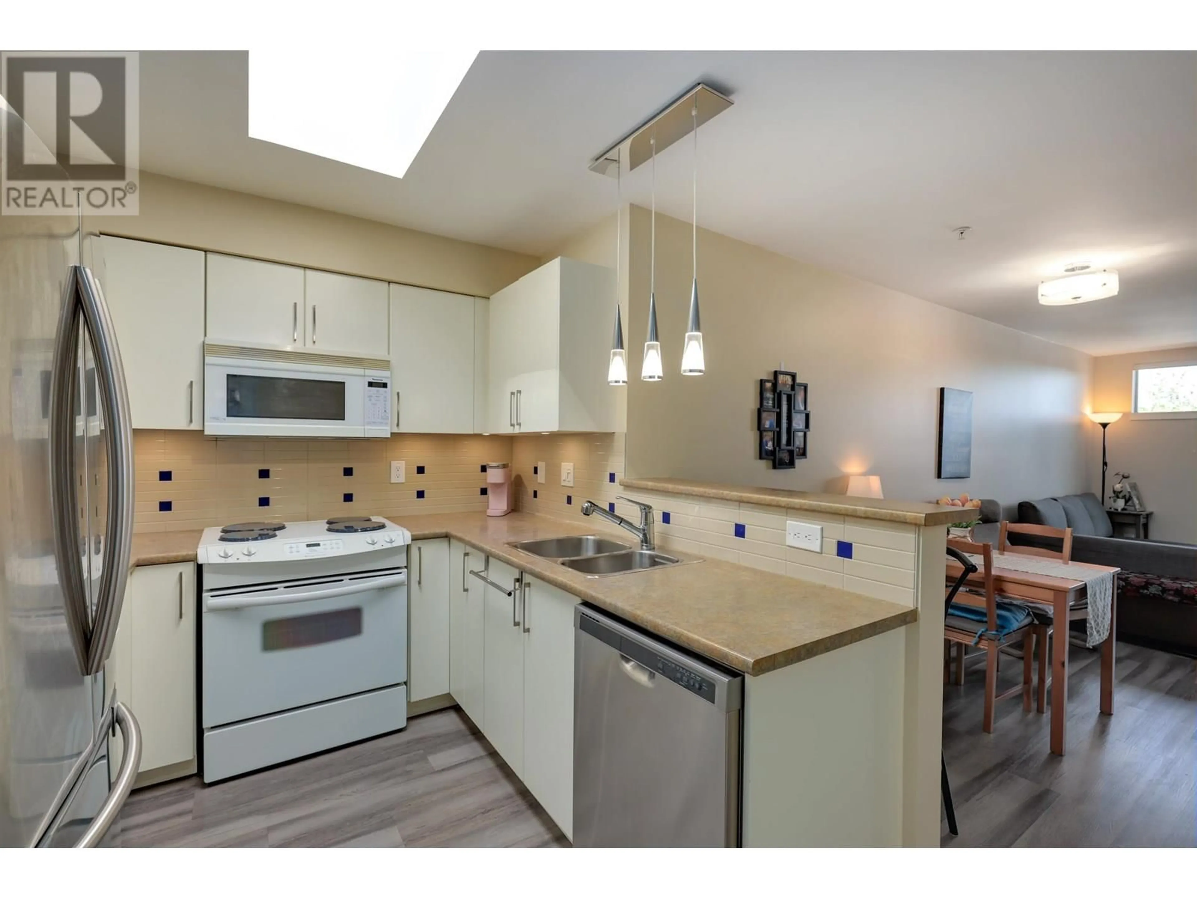 Standard kitchen, unknown for PH3 - 6172 FRASER STREET, Vancouver British Columbia V5W3A1