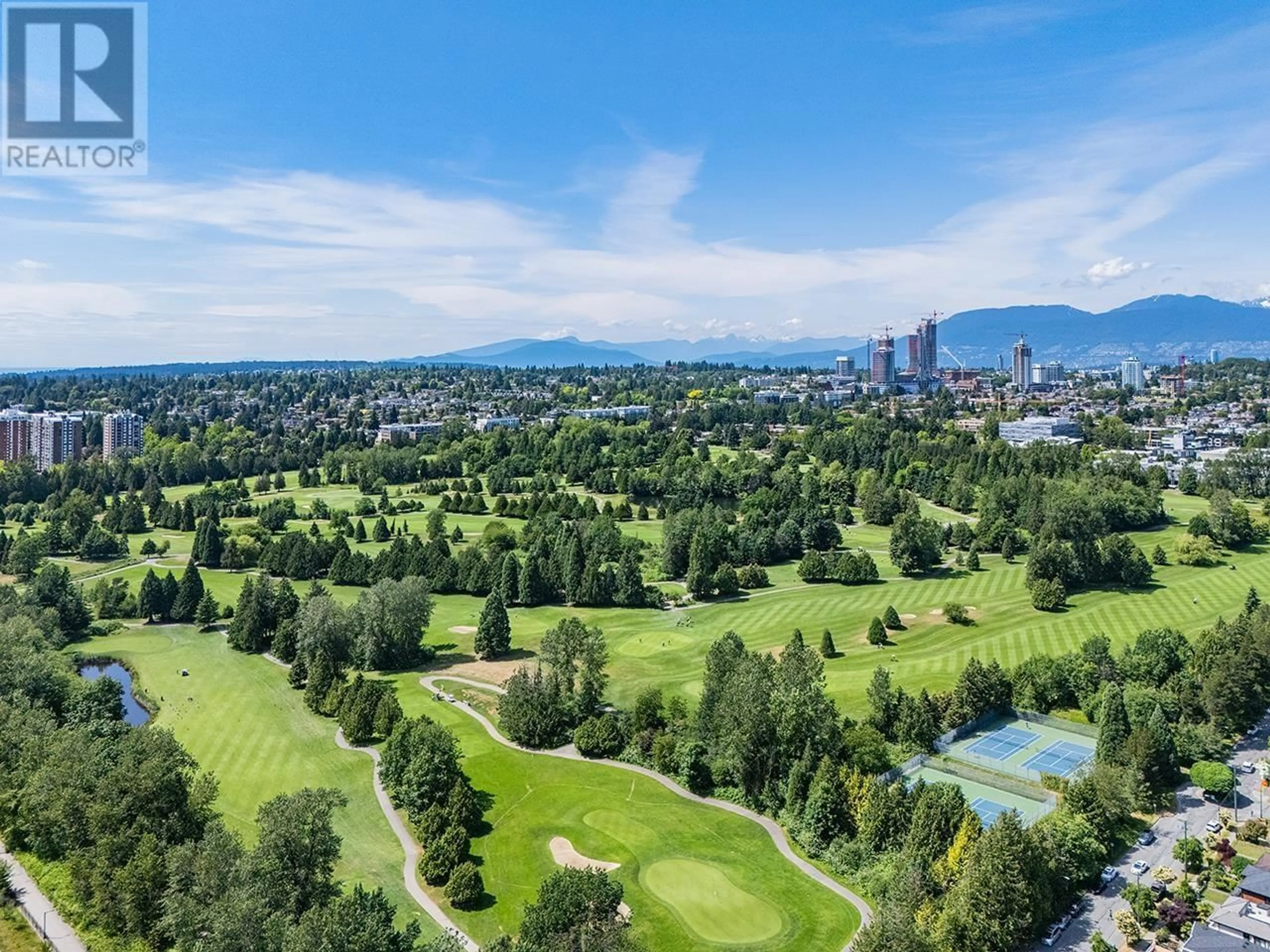 A pic from outside/outdoor area/front of a property/back of a property/a pic from drone, mountain view for 159 60TH AVENUE, Vancouver British Columbia V5X1Z5