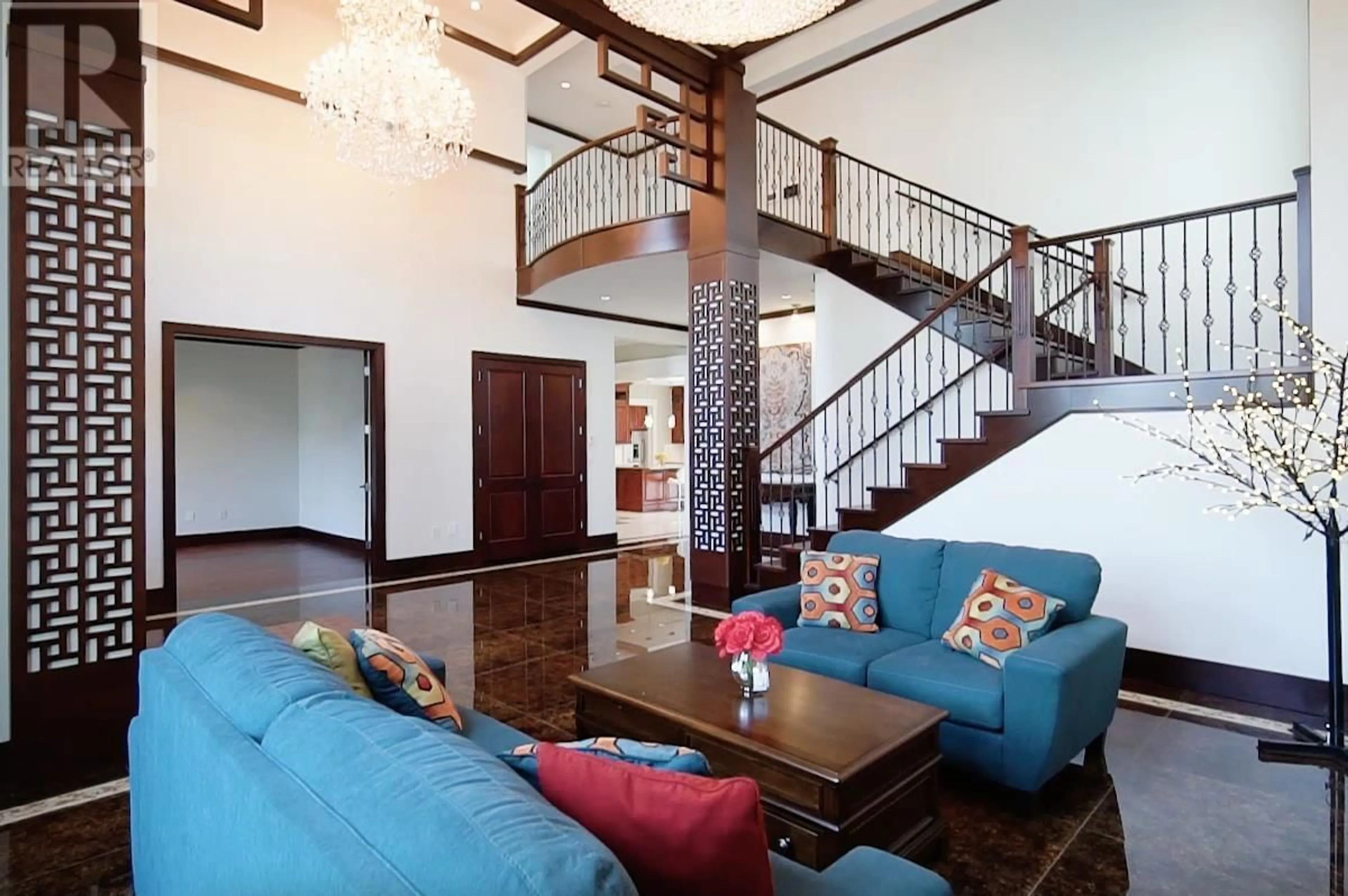 Indoor foyer for 6700 MAPLE ROAD, Richmond British Columbia V7E1G5