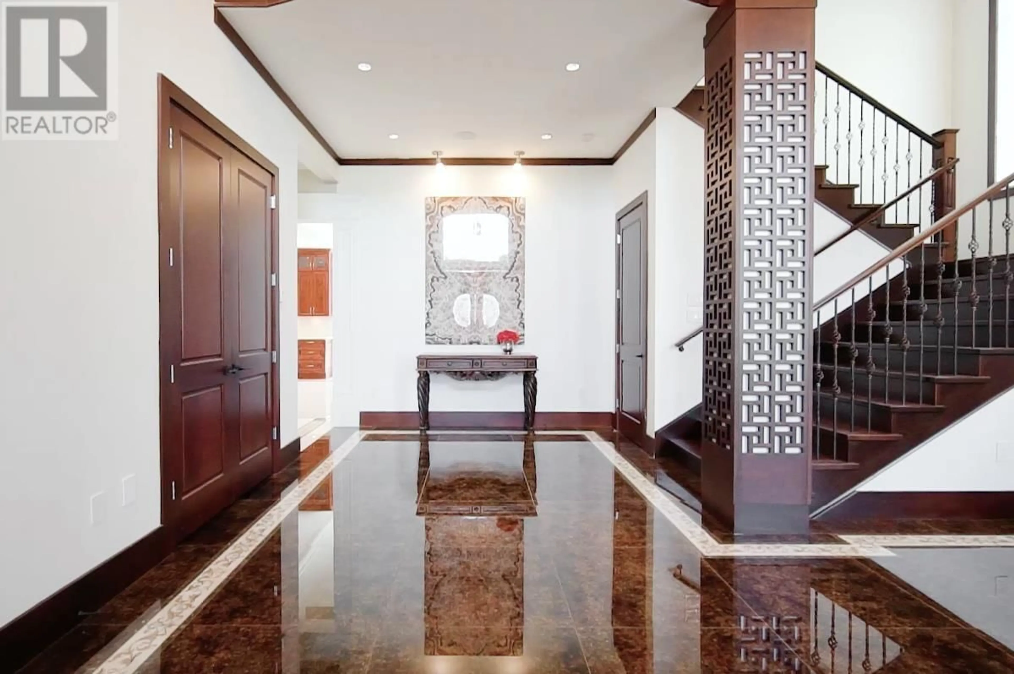 Indoor foyer for 6700 MAPLE ROAD, Richmond British Columbia V7E1G5