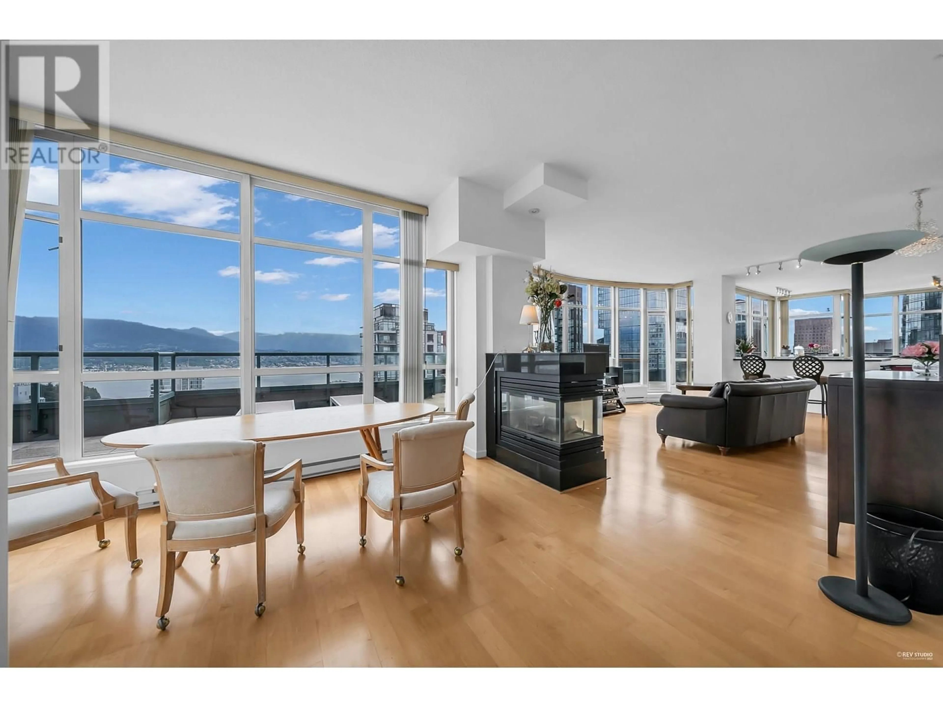 Unknown for 3402 - 1239 GEORGIA STREET, Vancouver British Columbia V6E4R8