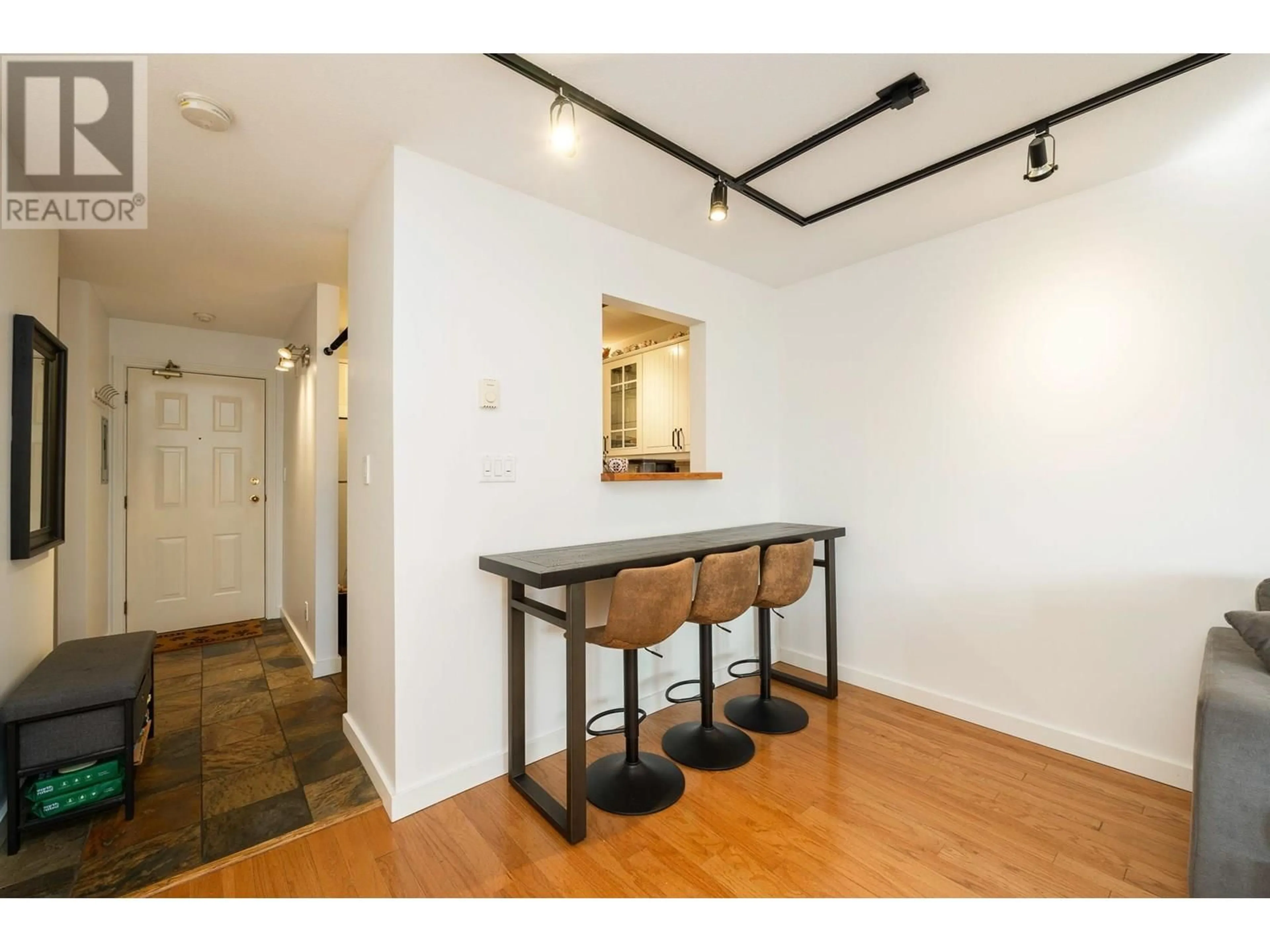 Indoor entryway for 105 - 175 4TH STREET, North Vancouver British Columbia V7M1H6