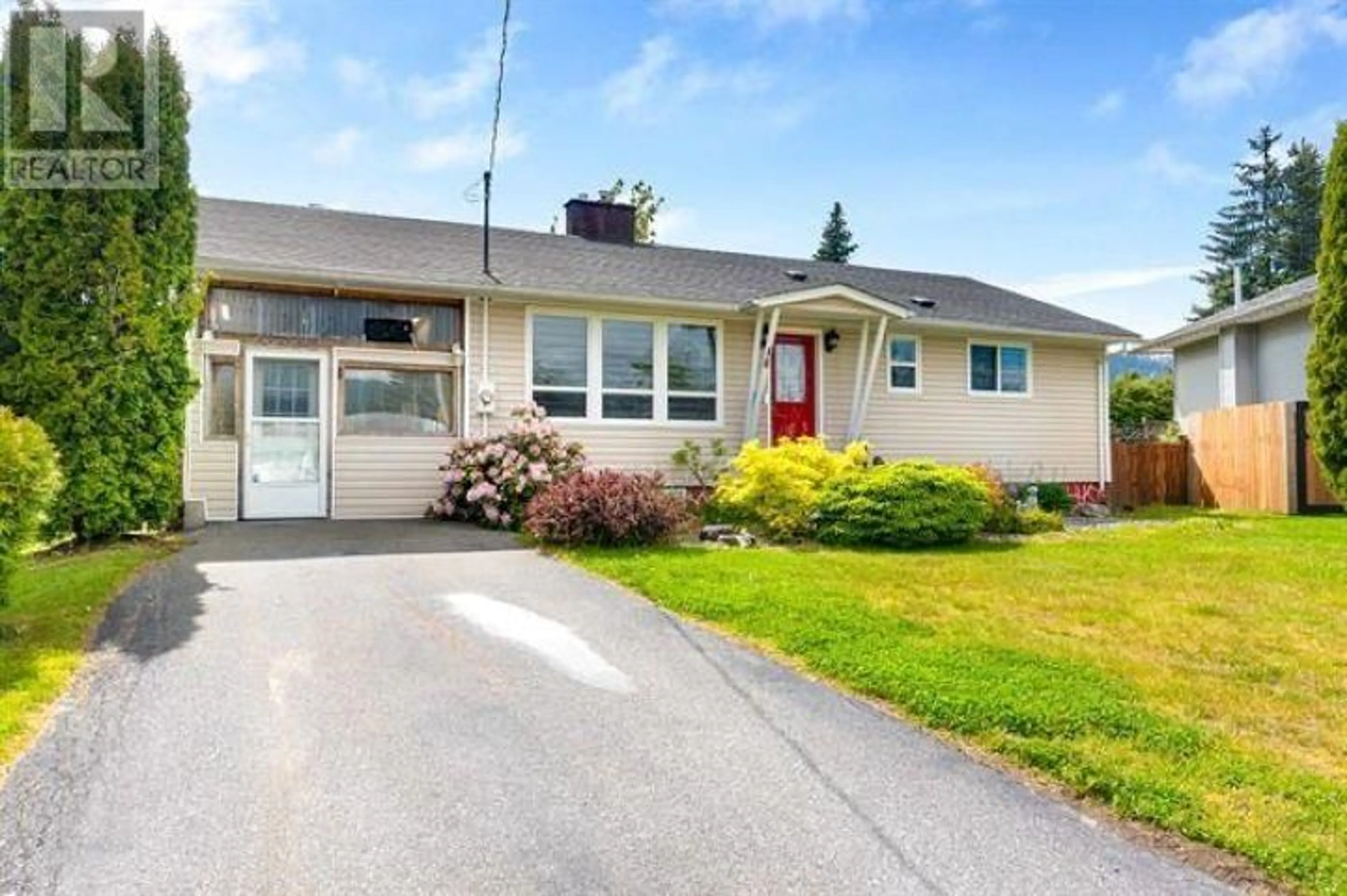 Home with vinyl exterior material, street for 46 MORGAN STREET, Kitimat British Columbia V8C1J3