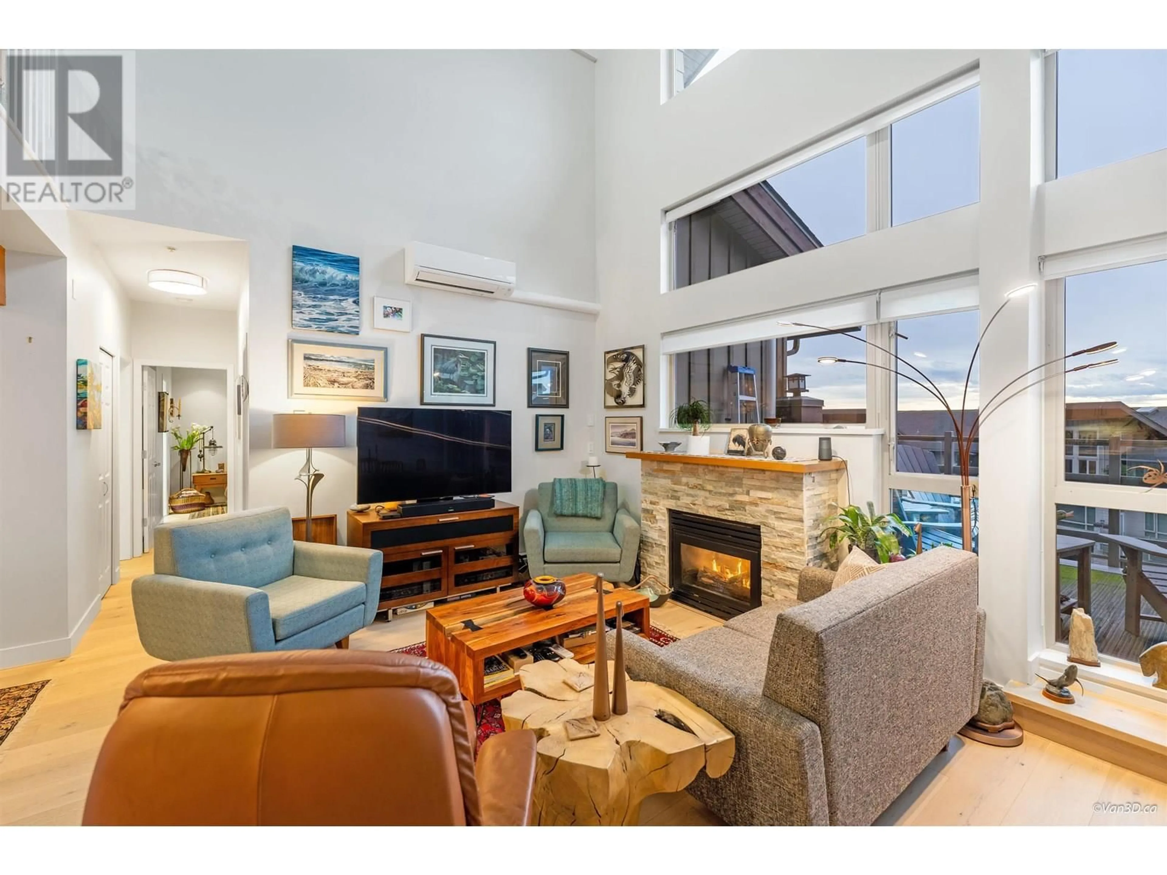 Living room with furniture, unknown for 507 - 580 RAVEN WOODS DRIVE, North Vancouver British Columbia V7G2T2