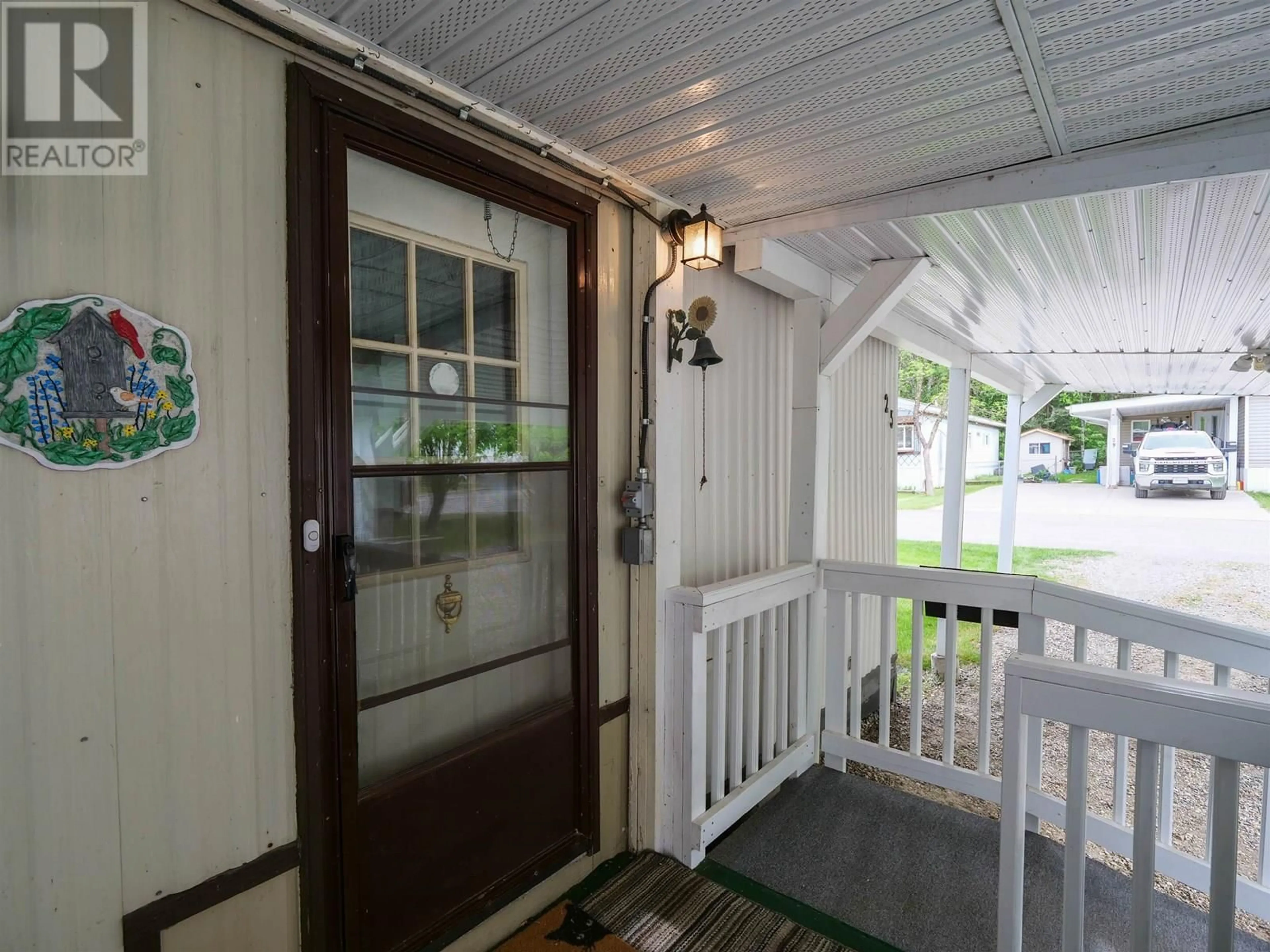 Indoor entryway for 25 - 2401 LARCH AVENUE, Quesnel British Columbia V2J7A3